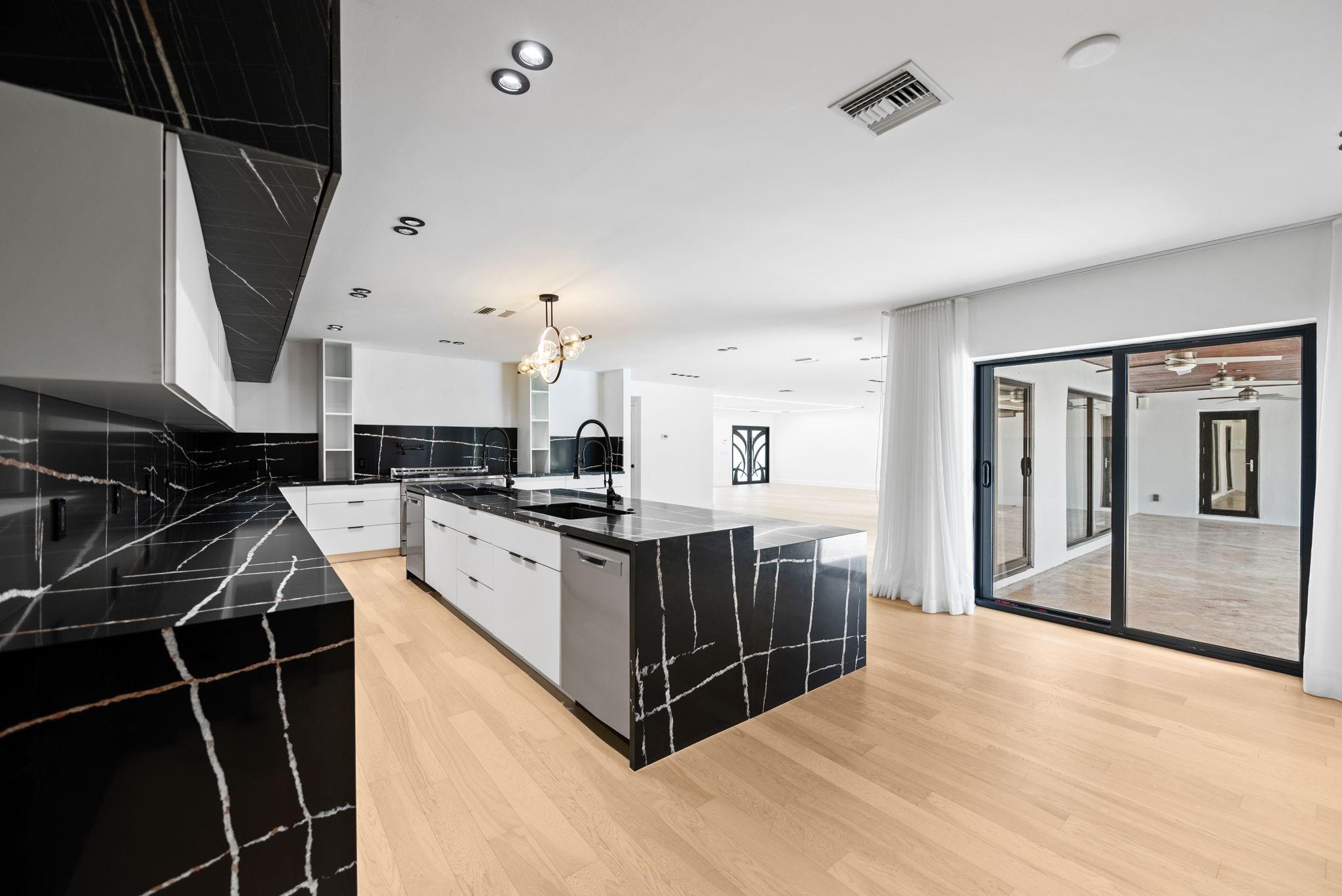 Emerald Hills 68-26 B - Residential Lease