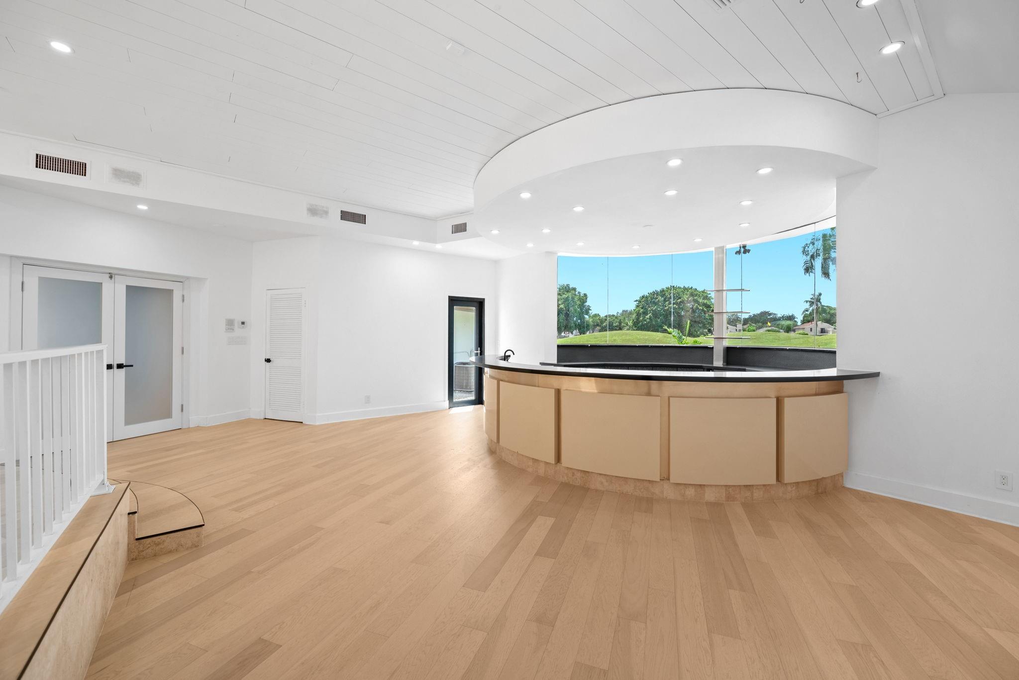 Emerald Hills 68-26 B - Residential Lease