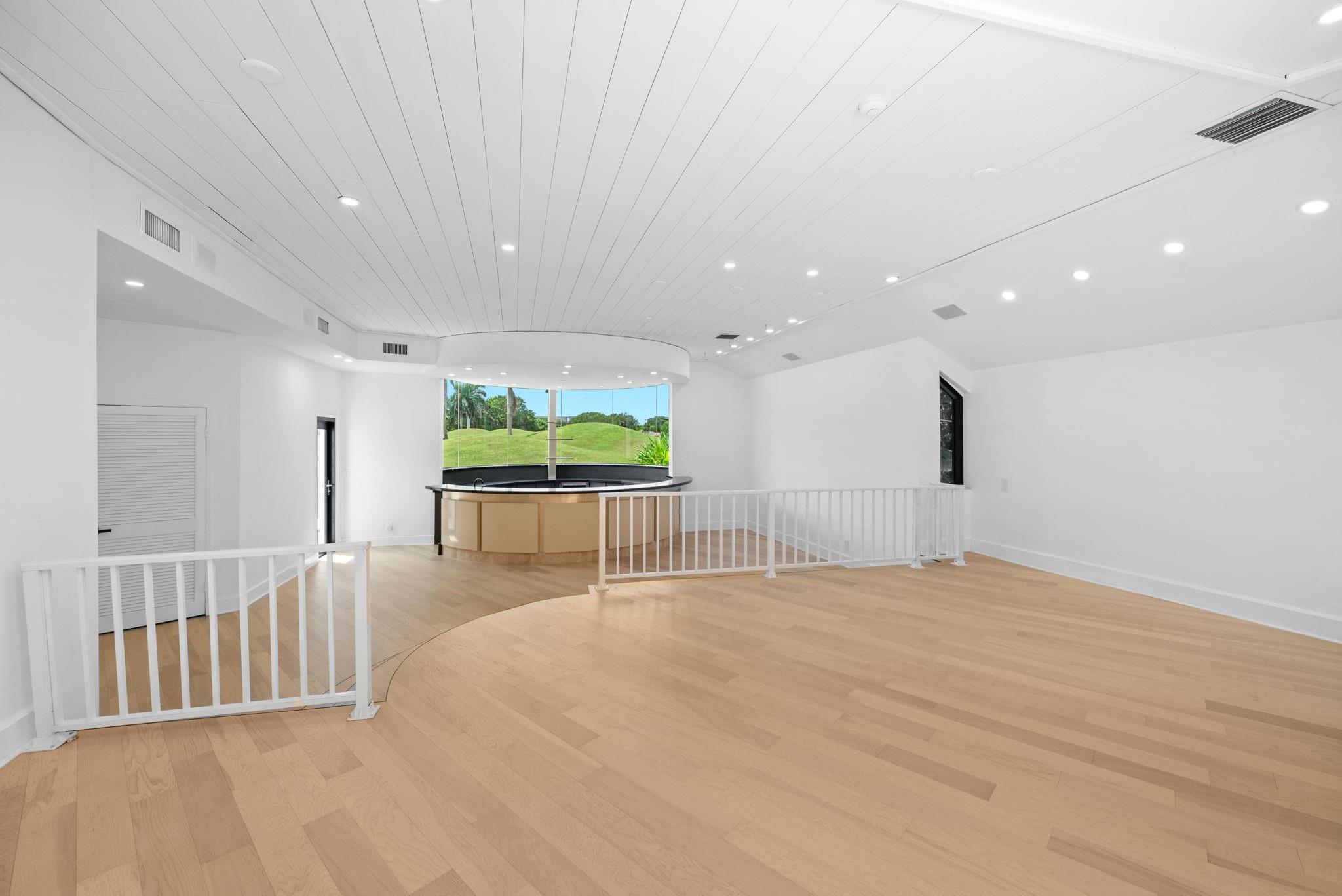 Emerald Hills 68-26 B - Residential Lease