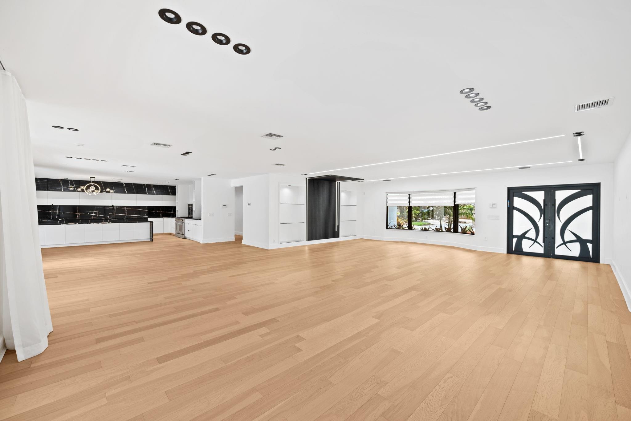 Emerald Hills 68-26 B - Residential Lease