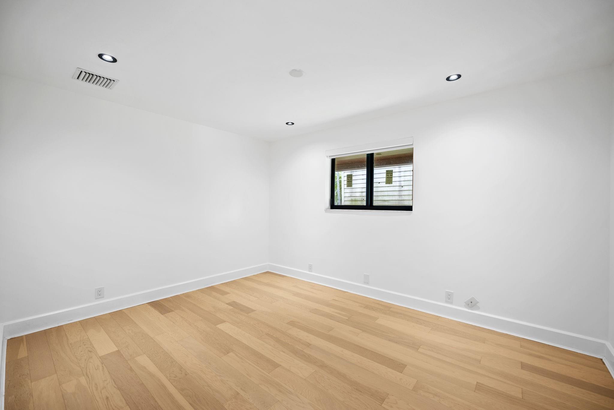 Emerald Hills 68-26 B - Residential Lease