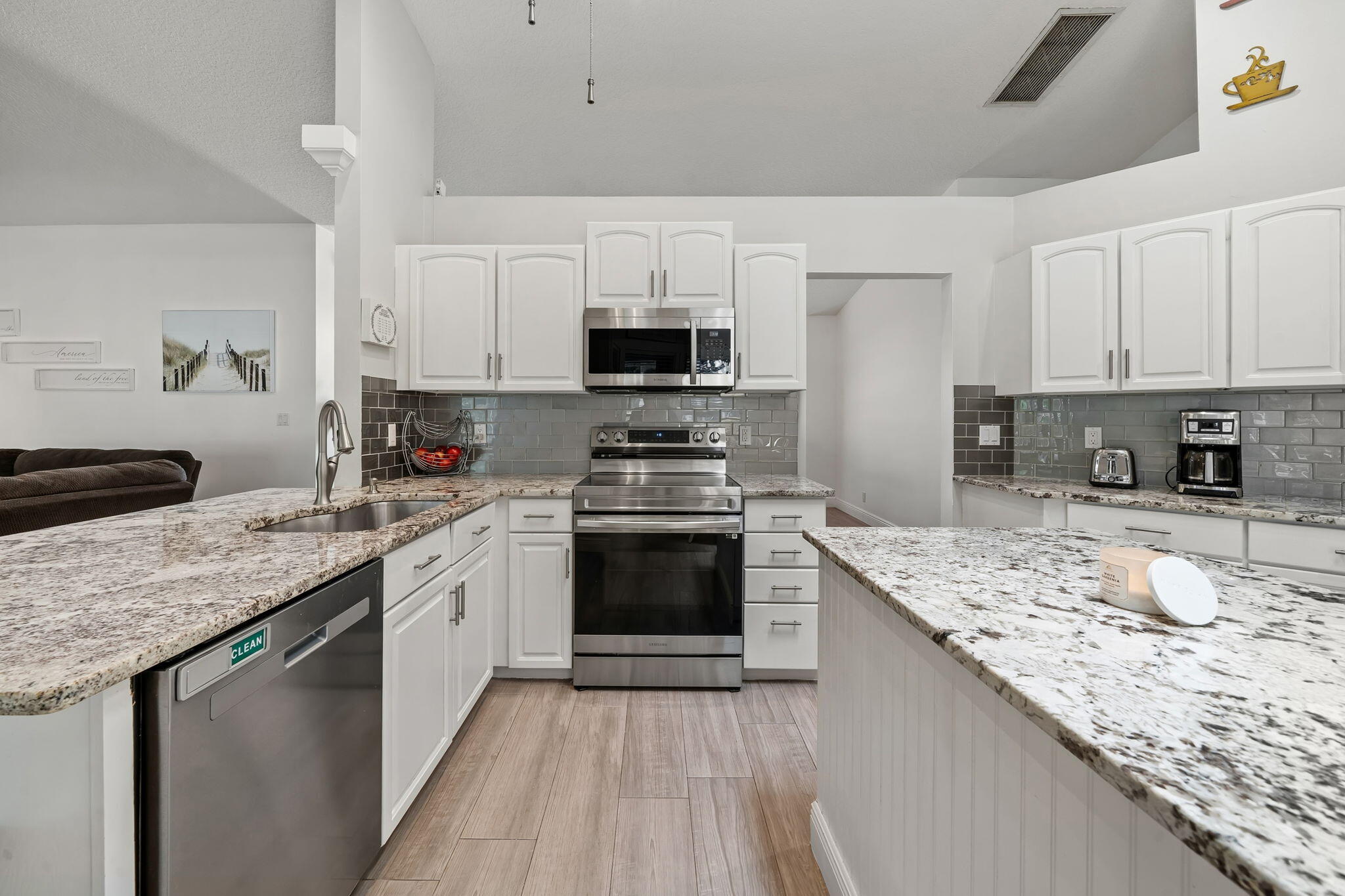 GREENVIEW SHORES 2 OF WELLINGTON - Residential