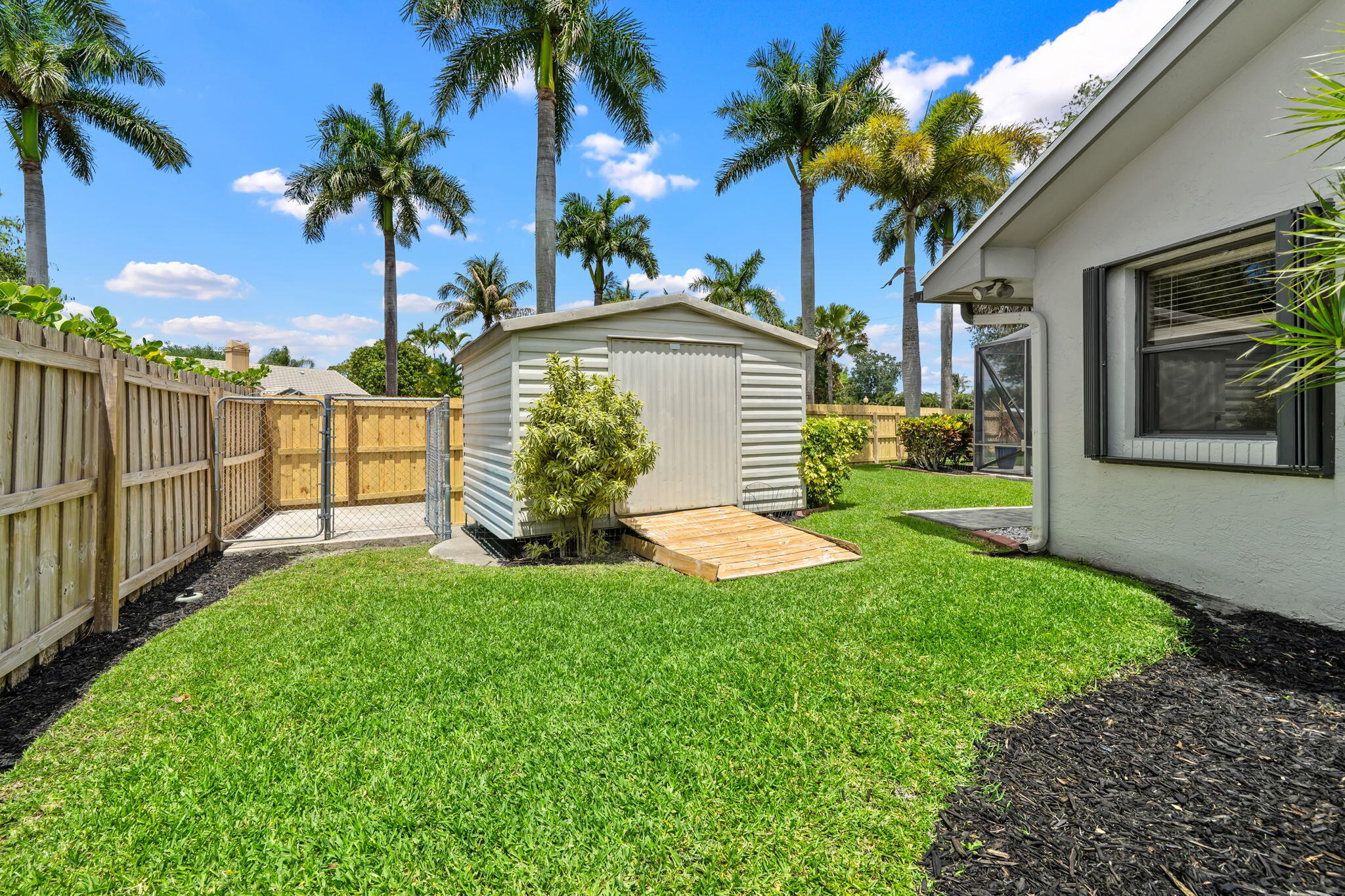 GREENVIEW SHORES 2 OF WELLINGTON - Residential