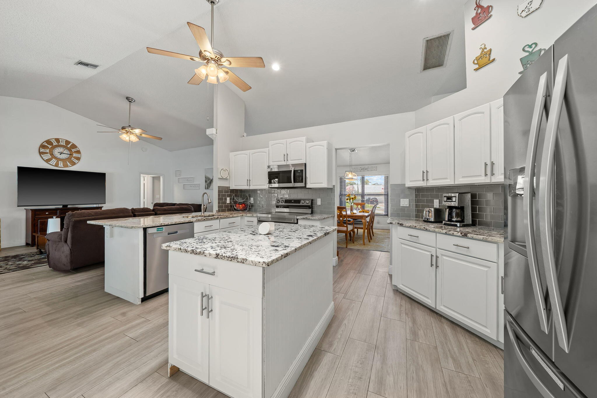 GREENVIEW SHORES 2 OF WELLINGTON - Residential