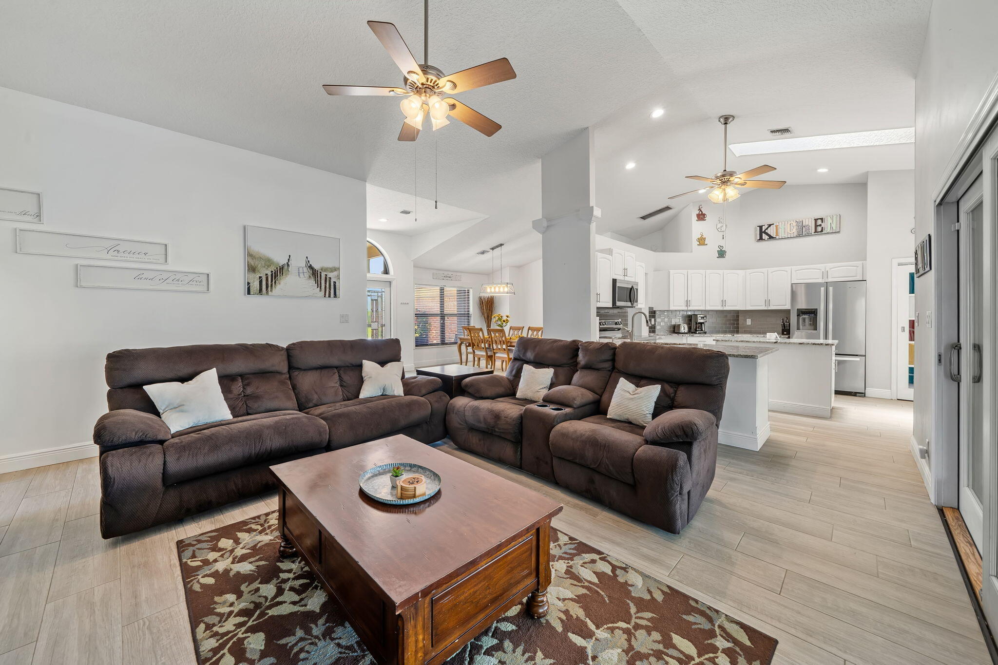 GREENVIEW SHORES 2 OF WELLINGTON - Residential