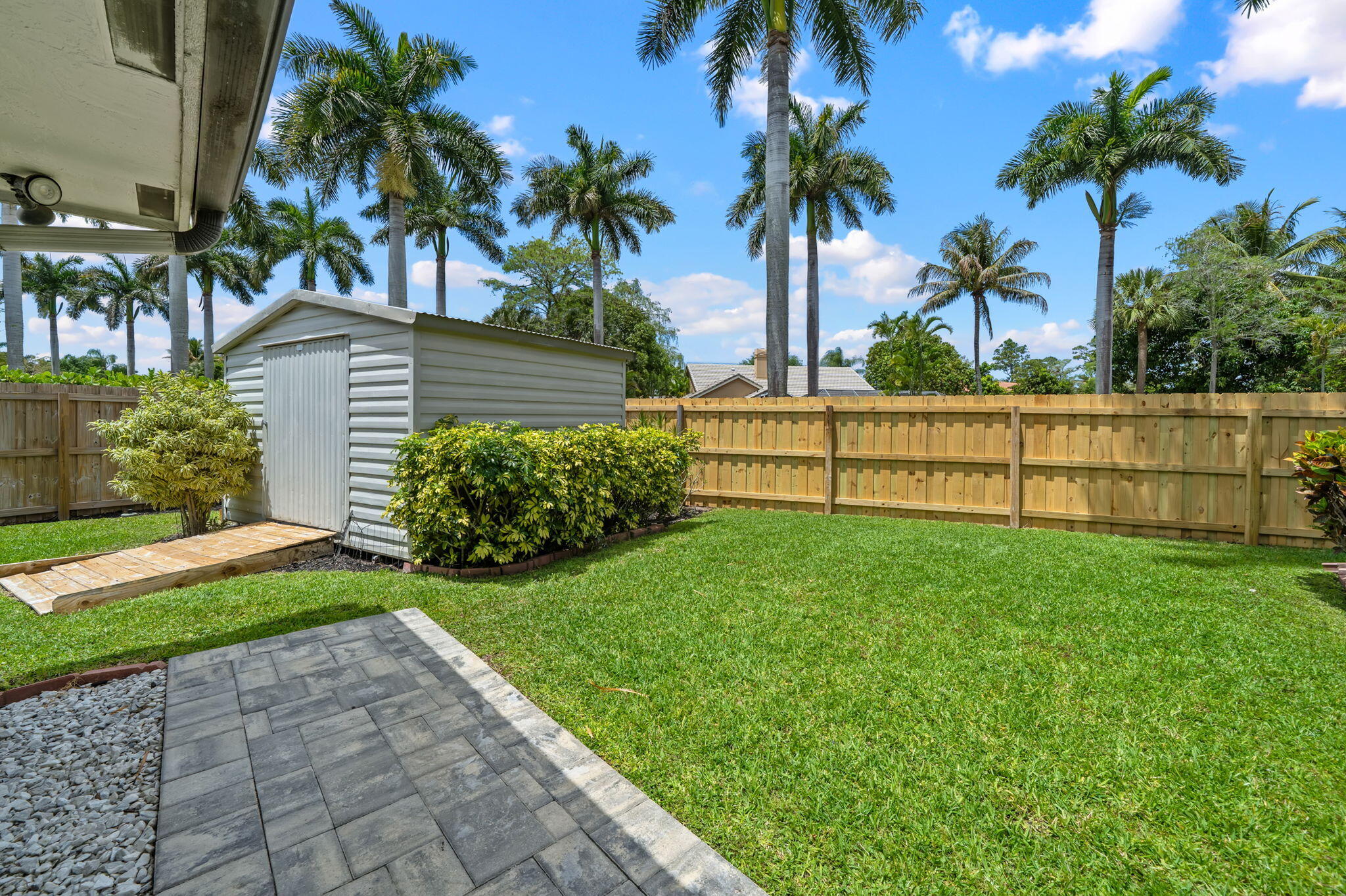 GREENVIEW SHORES 2 OF WELLINGTON - Residential