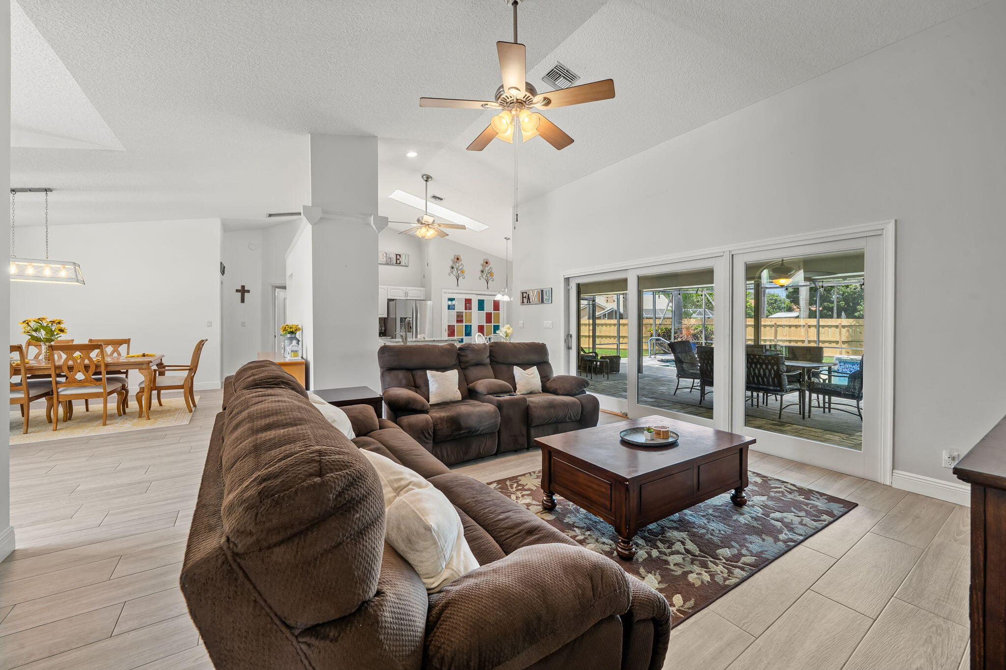 GREENVIEW SHORES 2 OF WELLINGTON - Residential