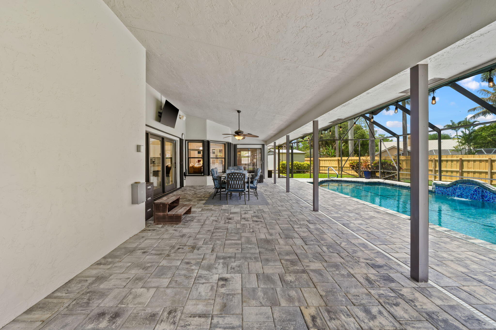 GREENVIEW SHORES 2 OF WELLINGTON - Residential