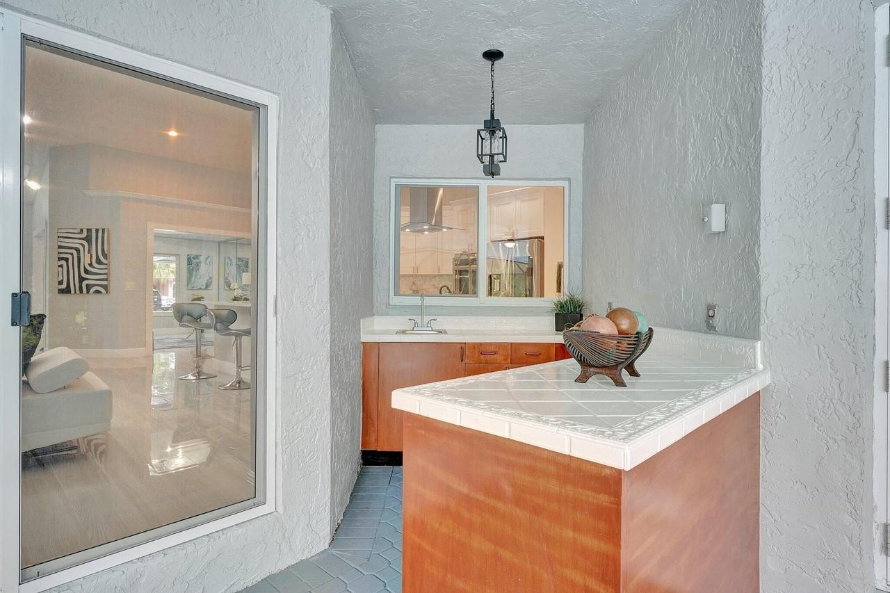 RIDGEVIEW - Residential Lease