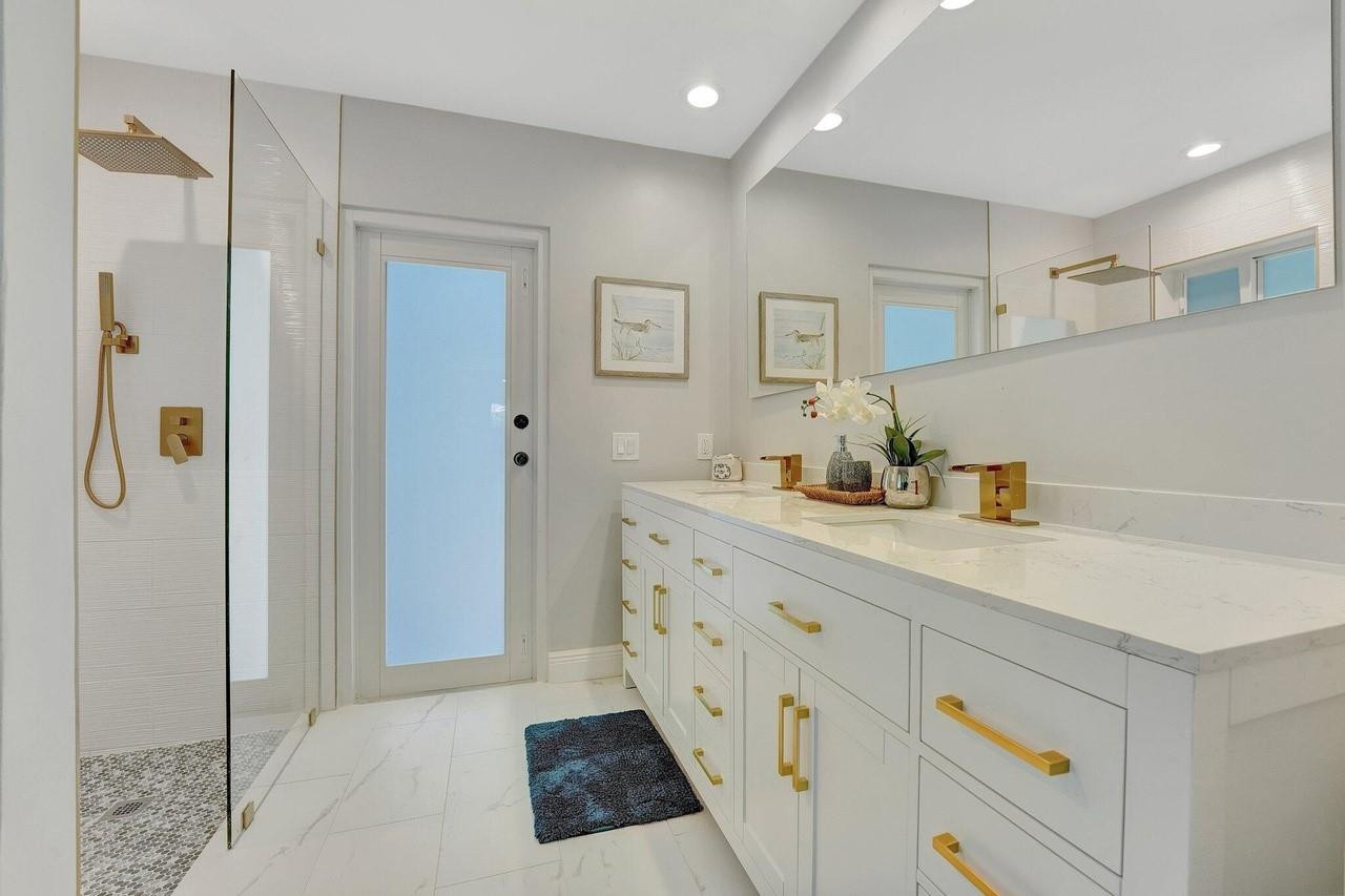 RIDGEVIEW - Residential Lease