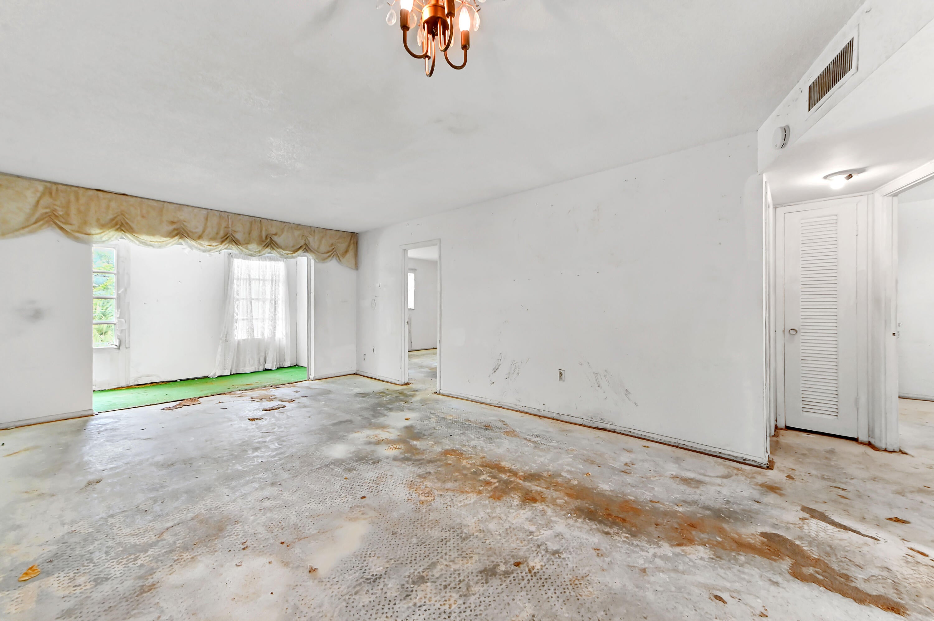 3091 E Sunrise Lakes Drive 302