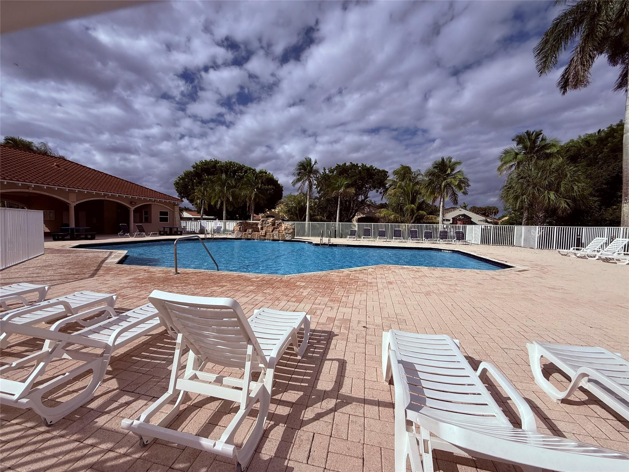 Twin Acres 154-15 B - Residential