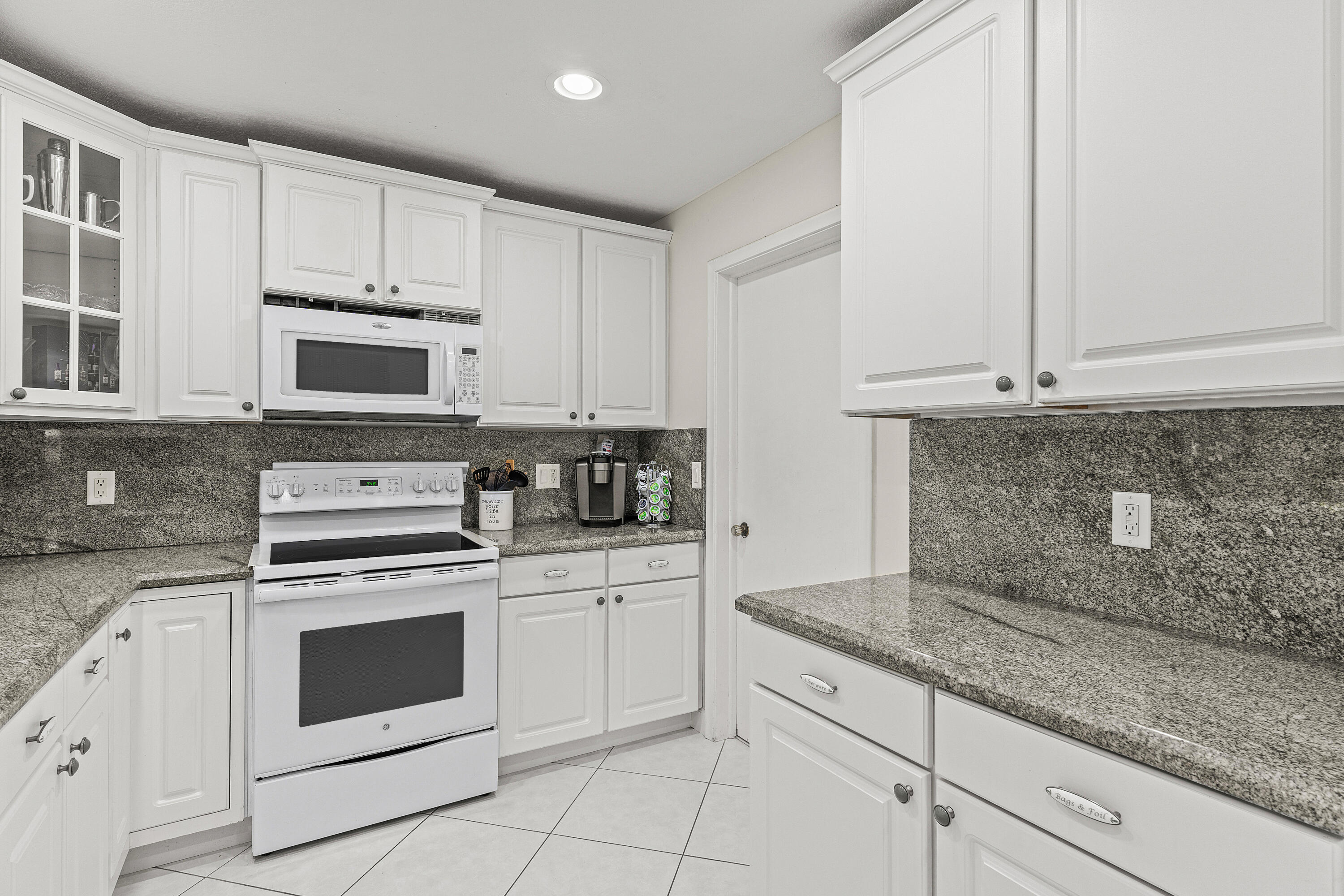 FRENCH ROYALE VILLAS AT ATLANTIS - Residential