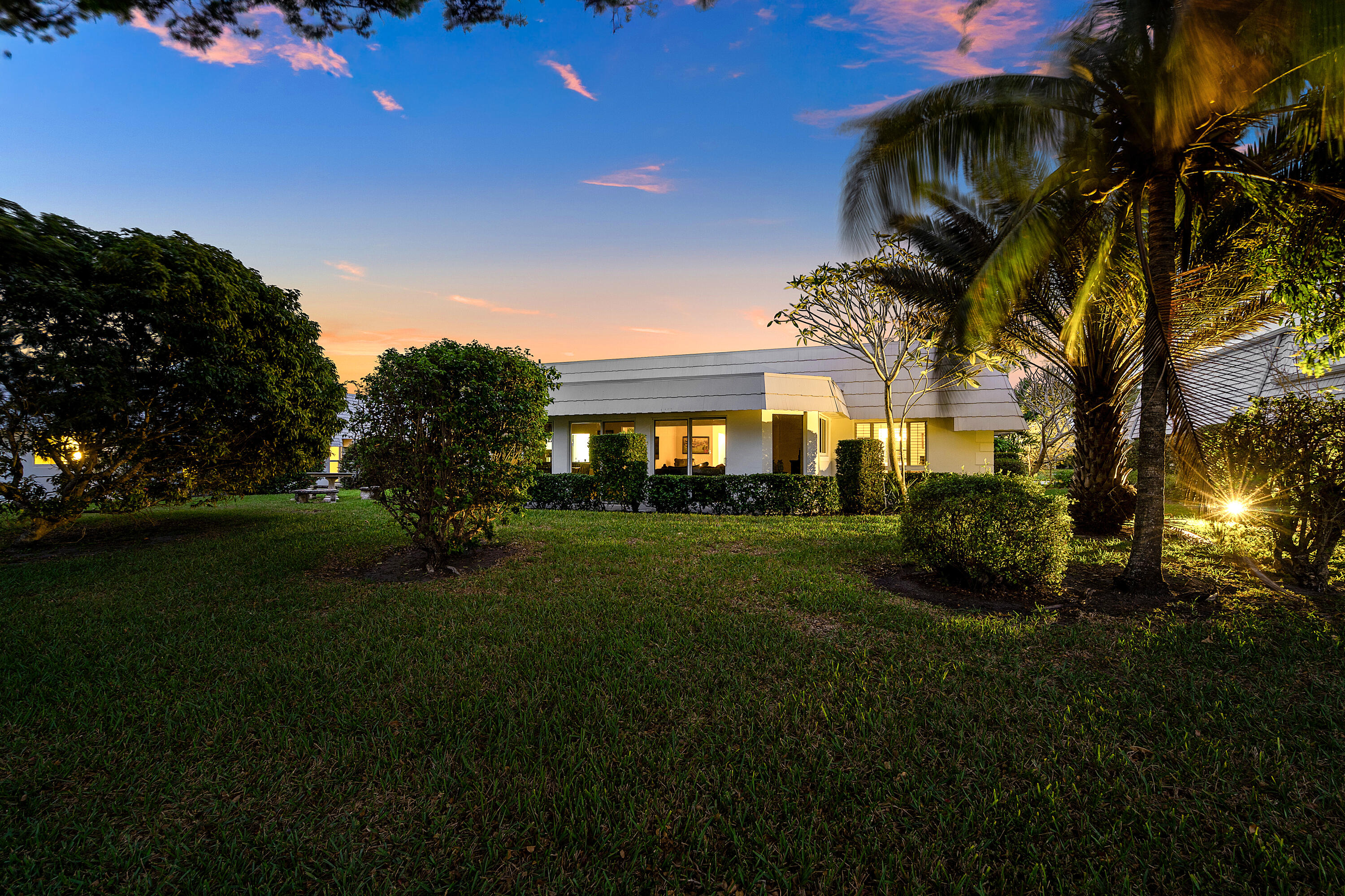 FRENCH ROYALE VILLAS AT ATLANTIS - Residential