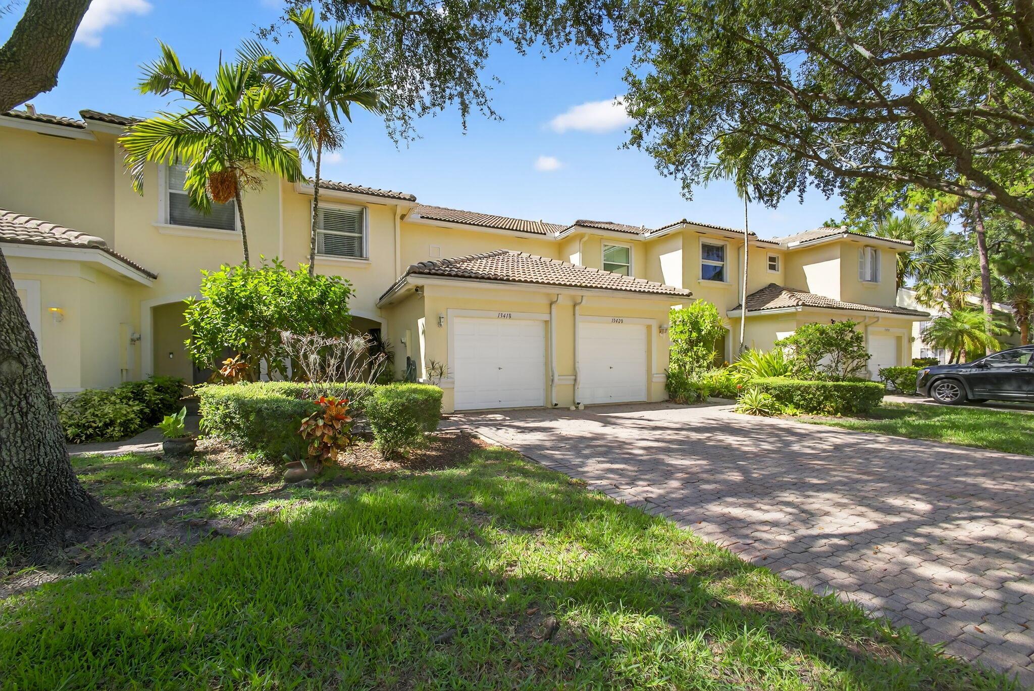 13418 Georgian Court, Wellington, FL, 33414/$375,000 2 13418 Georgian Court