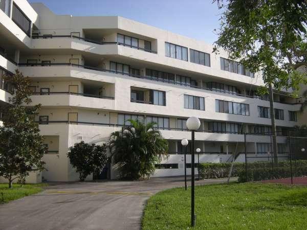Beautifully updated townhouse style condo with 2 upstairs baths. Spacious island kitchen with granite countertops and stainless steel appliances. Eating area adjacent to kitchen and living area with lavatory bath. Tile flooring throughout. Furnished and available for annual lease beginning May 1st.