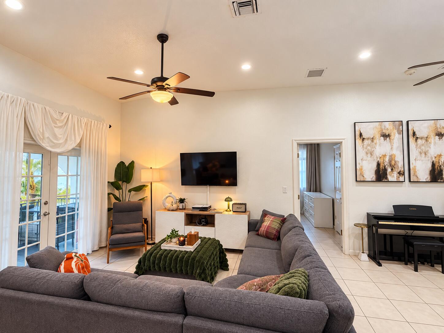 2858 NW 9TH Street