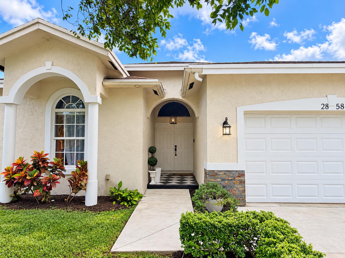 2858 NW 9TH Street