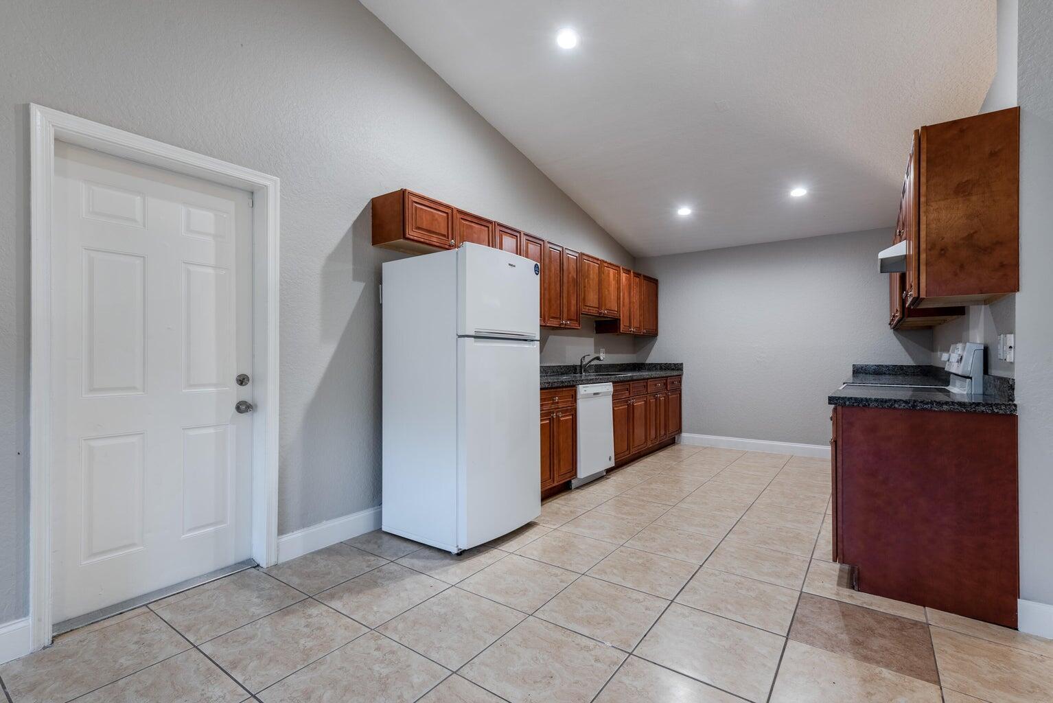 SUGAR POND MANOR OF WELLI - Residential Income