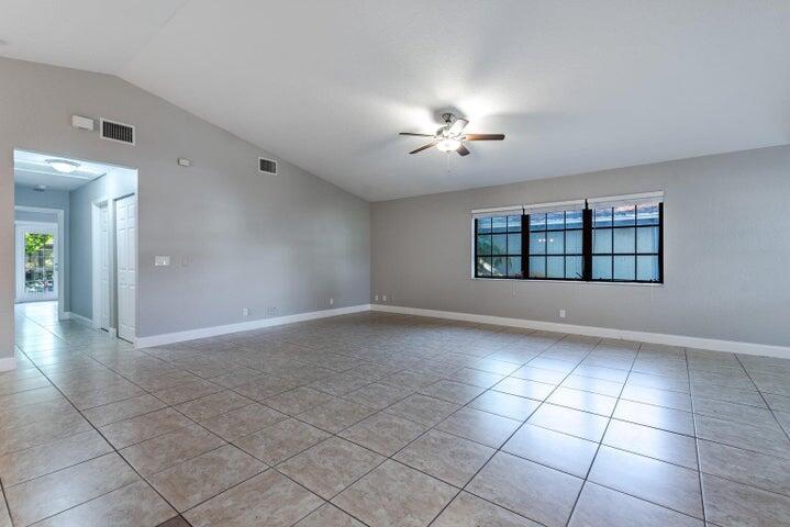 SUGAR POND MANOR OF WELLI - Residential Income