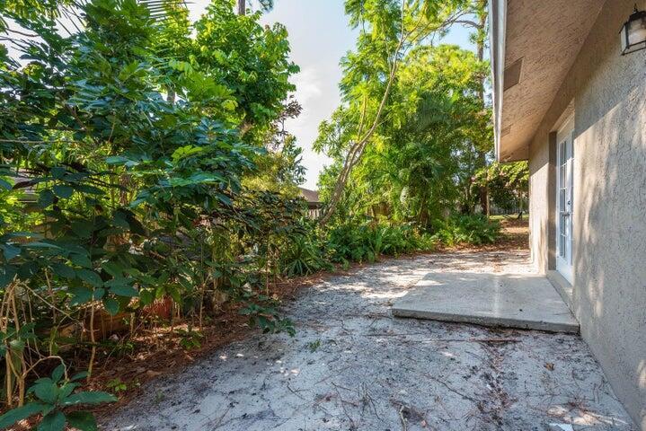 SUGAR POND MANOR OF WELLI - Residential Income