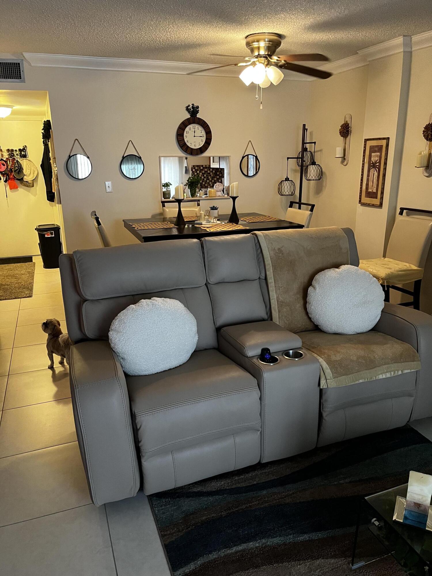 CYPRESS CHASE CONDO NO 5 - Residential