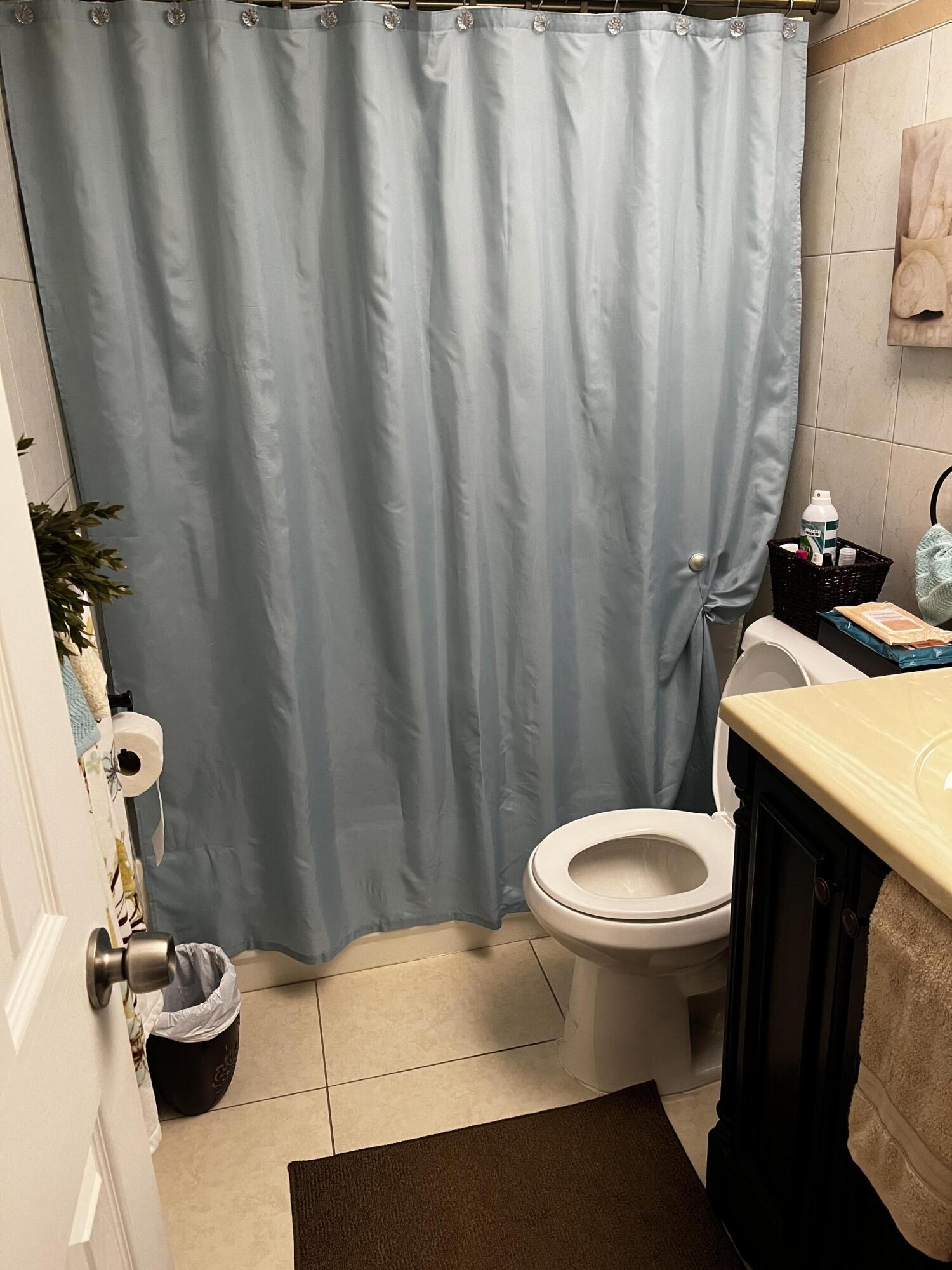 CYPRESS CHASE CONDO NO 5 - Residential