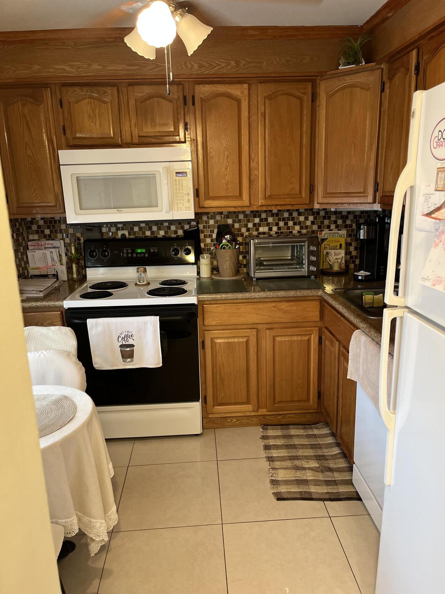 CYPRESS CHASE CONDO NO 5 - Residential