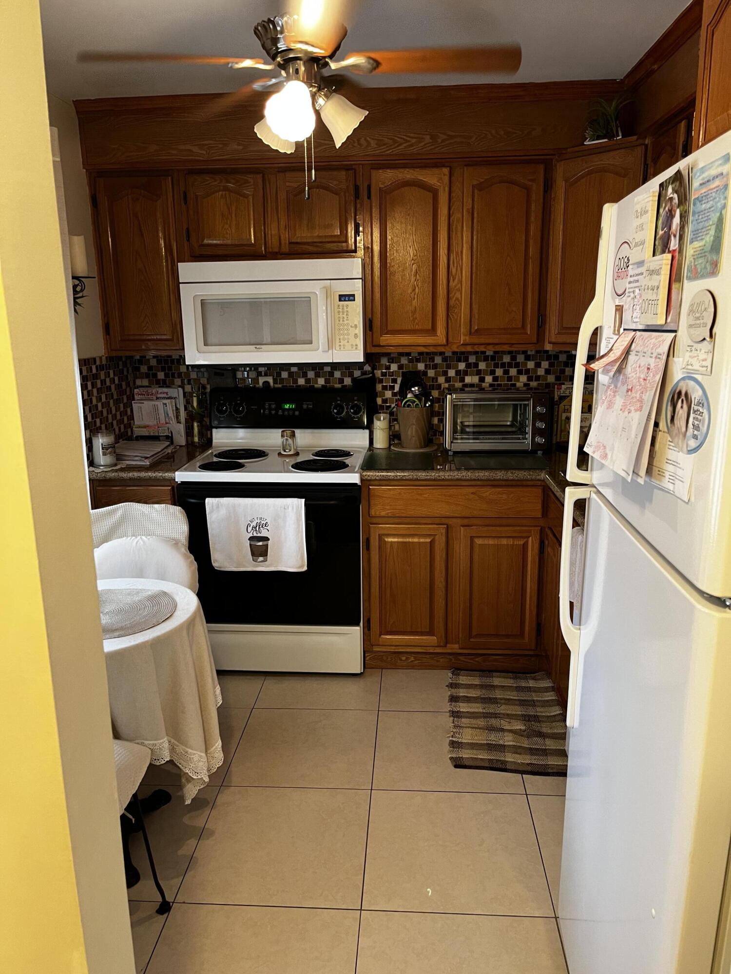 CYPRESS CHASE CONDO NO 5 - Residential