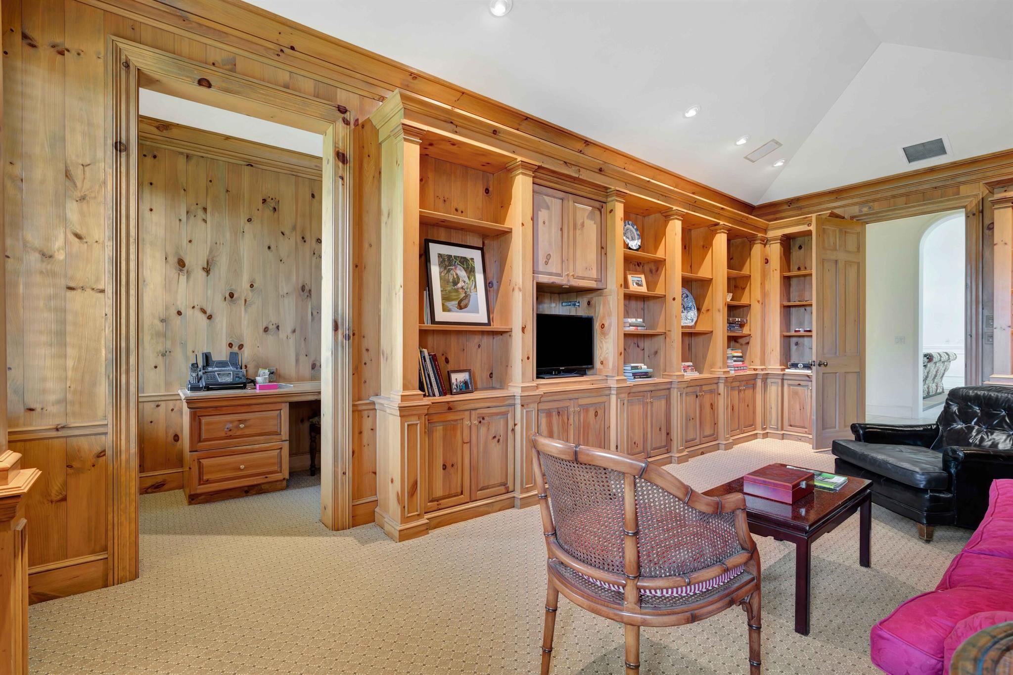 LOBLOLLY PINES - Residential