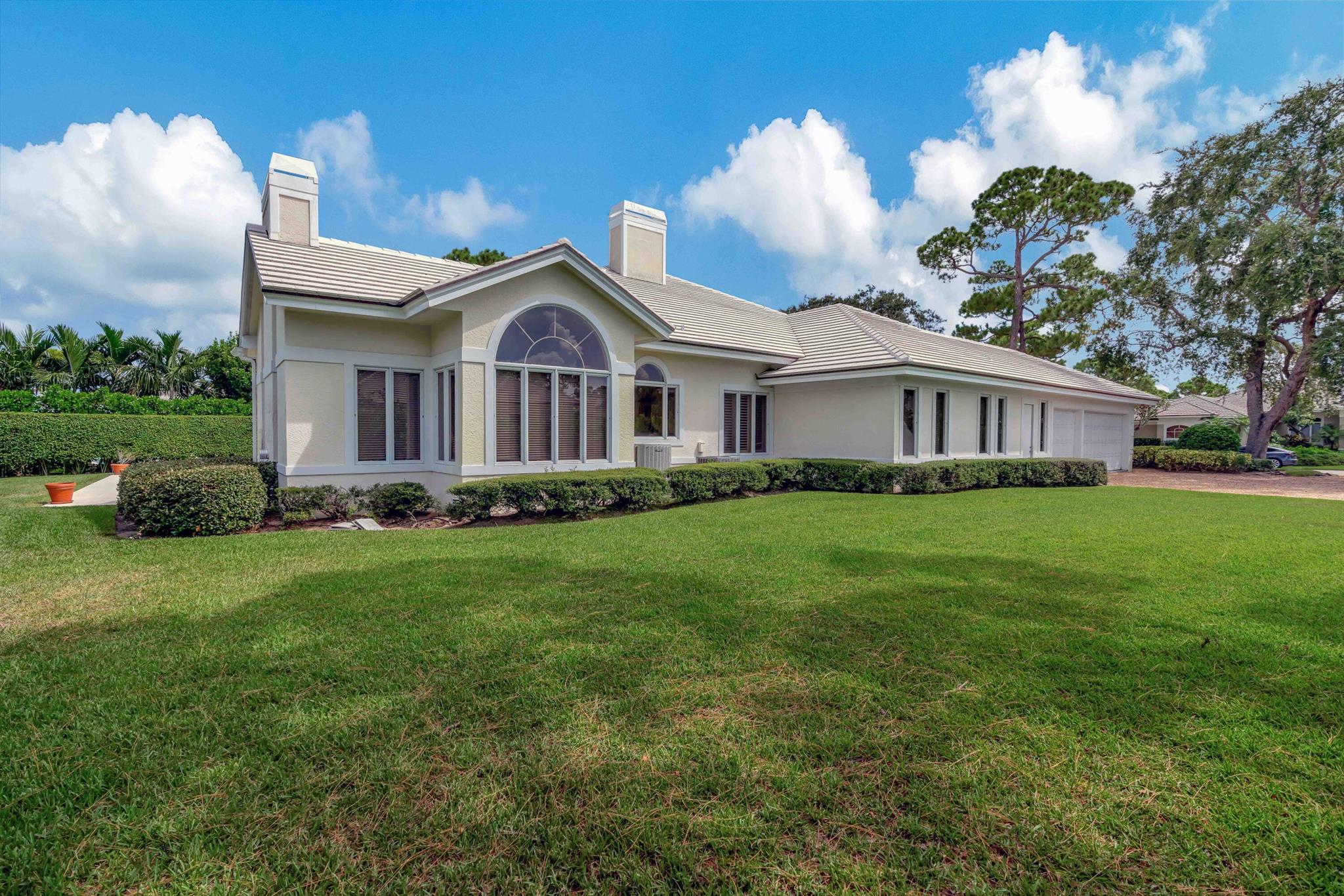 LOBLOLLY PINES - Residential