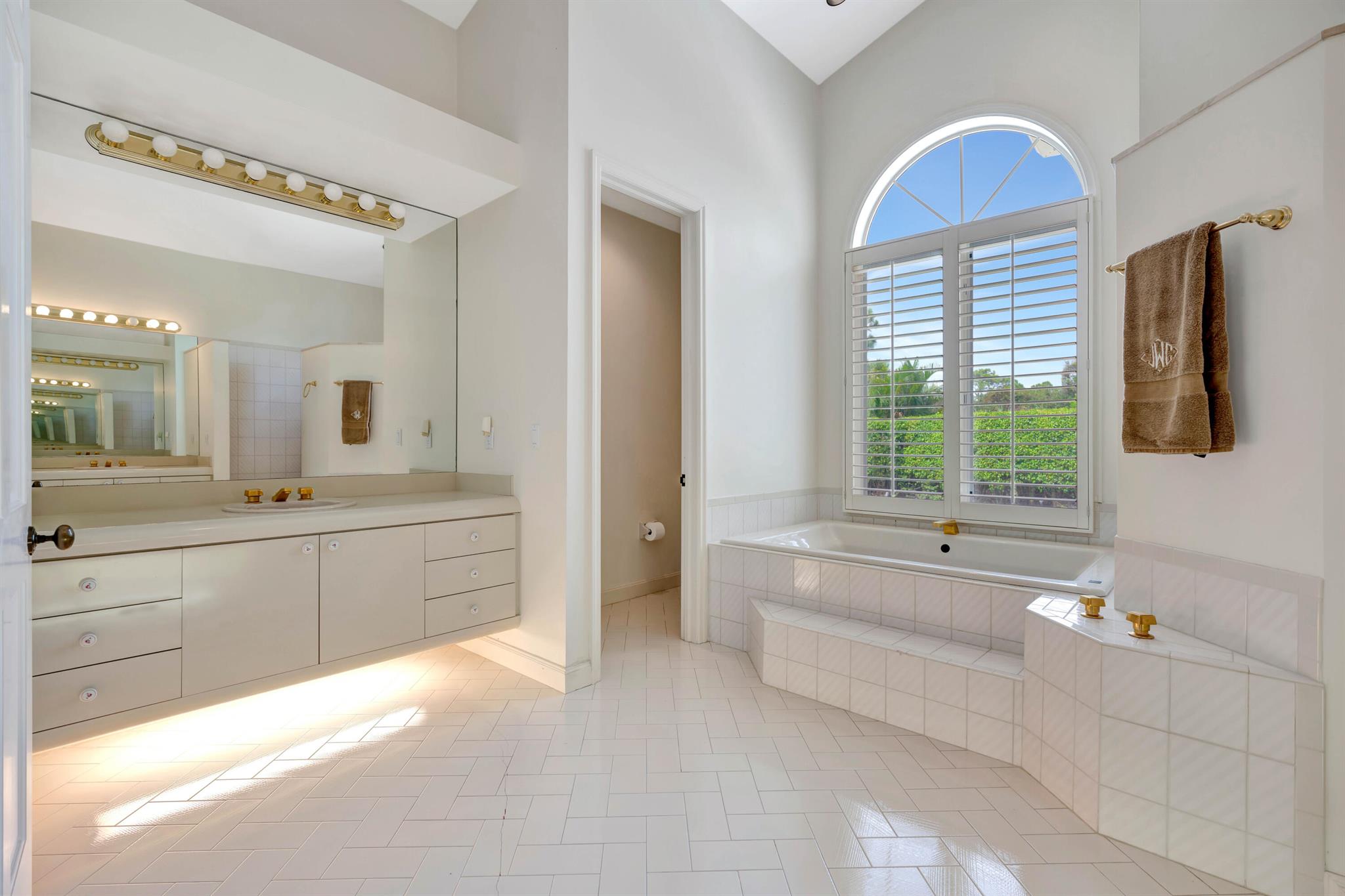 LOBLOLLY PINES - Residential