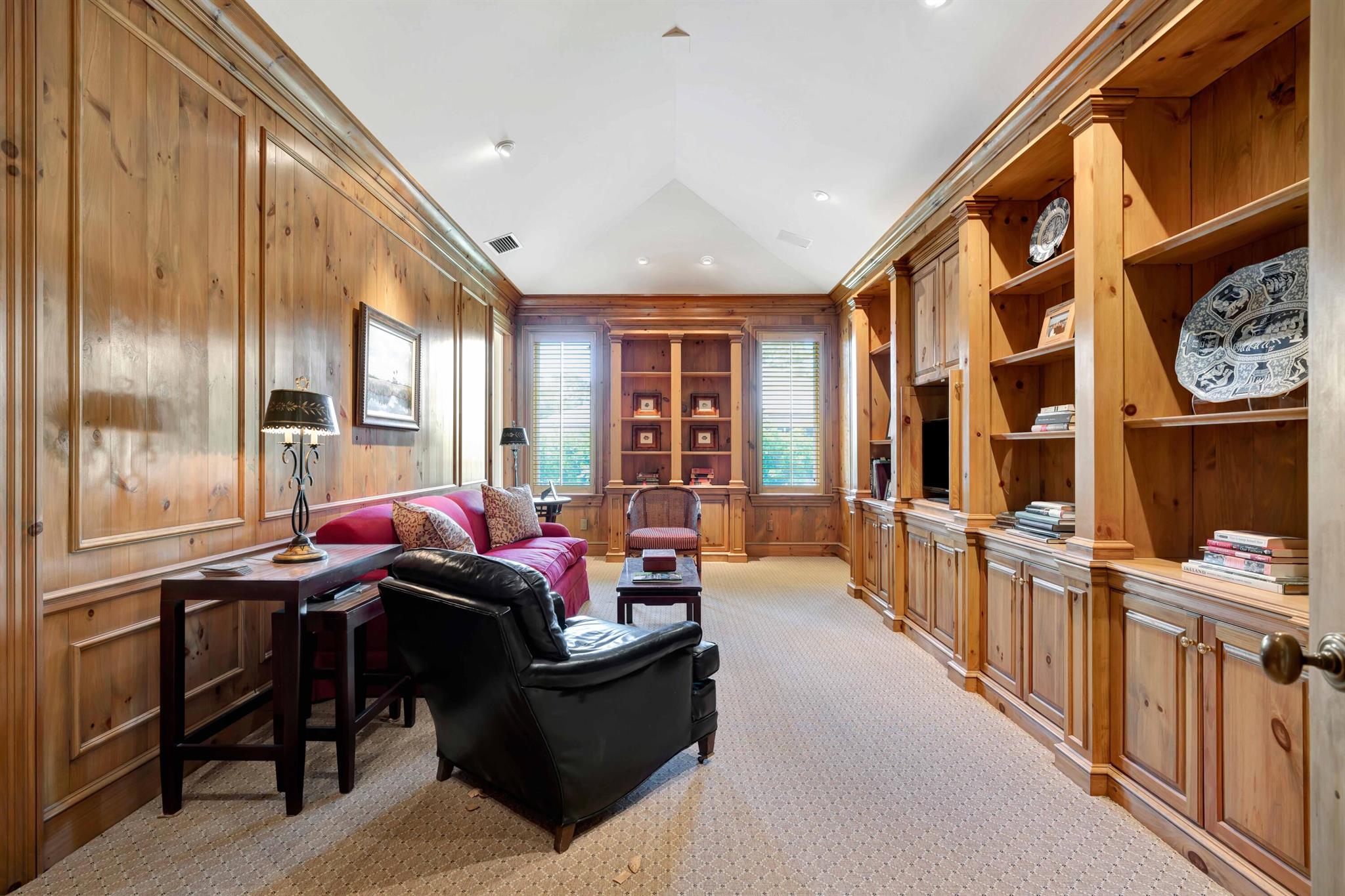 LOBLOLLY PINES - Residential