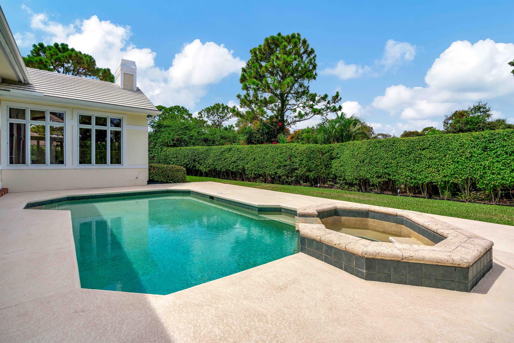 LOBLOLLY PINES - Residential