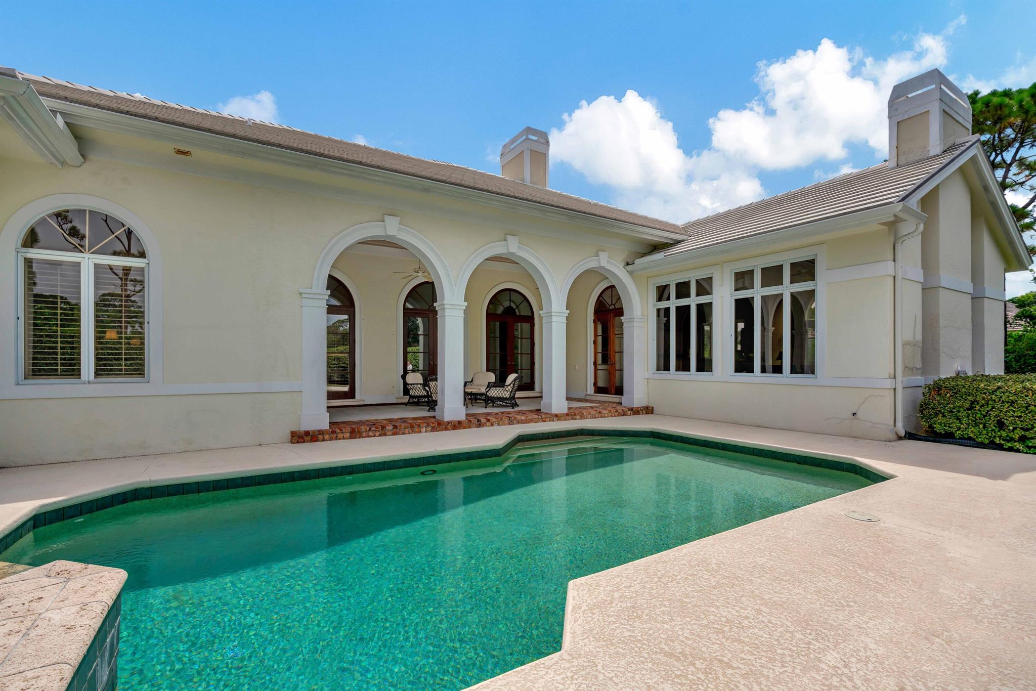 LOBLOLLY PINES - Residential