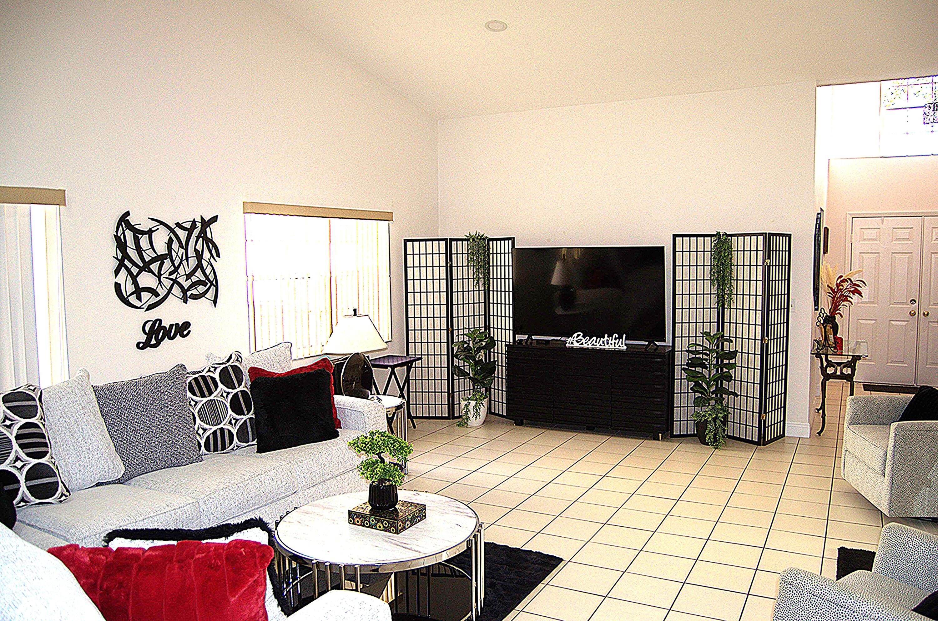 7570 DIAMOND POINTE Circle