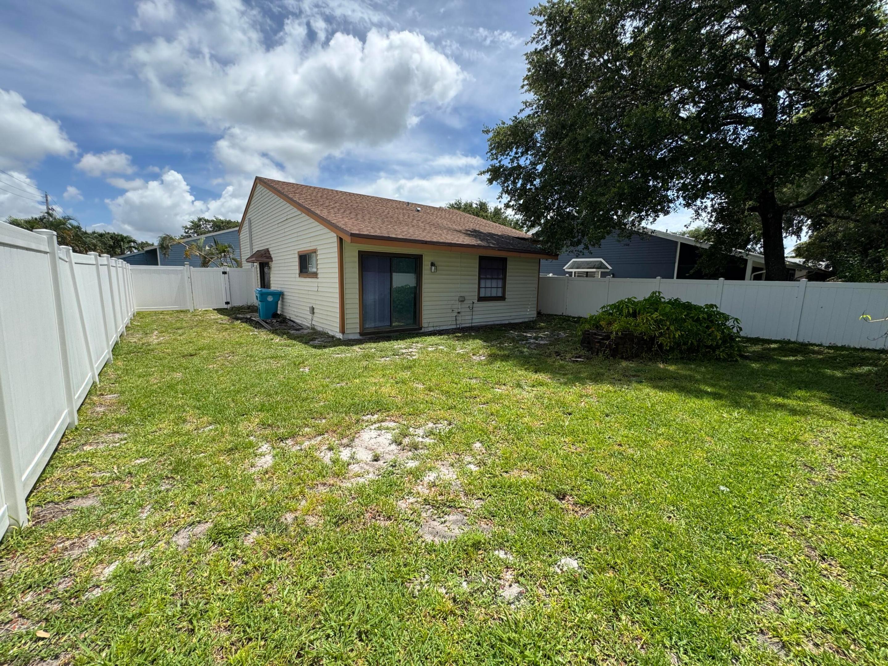 23 Buxton Lane