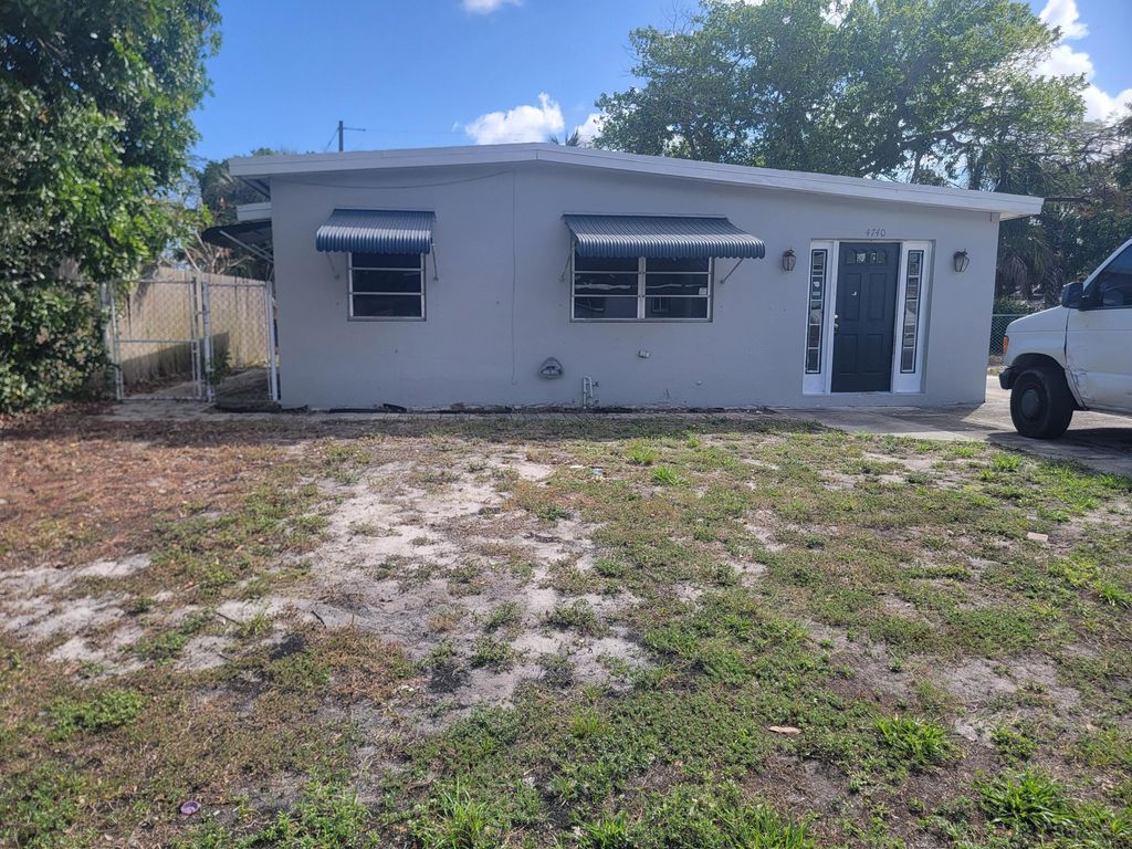 Photo of 4740 NE 14th Ave, Pompano Beach, FL 33064 (MLS # B26000962)