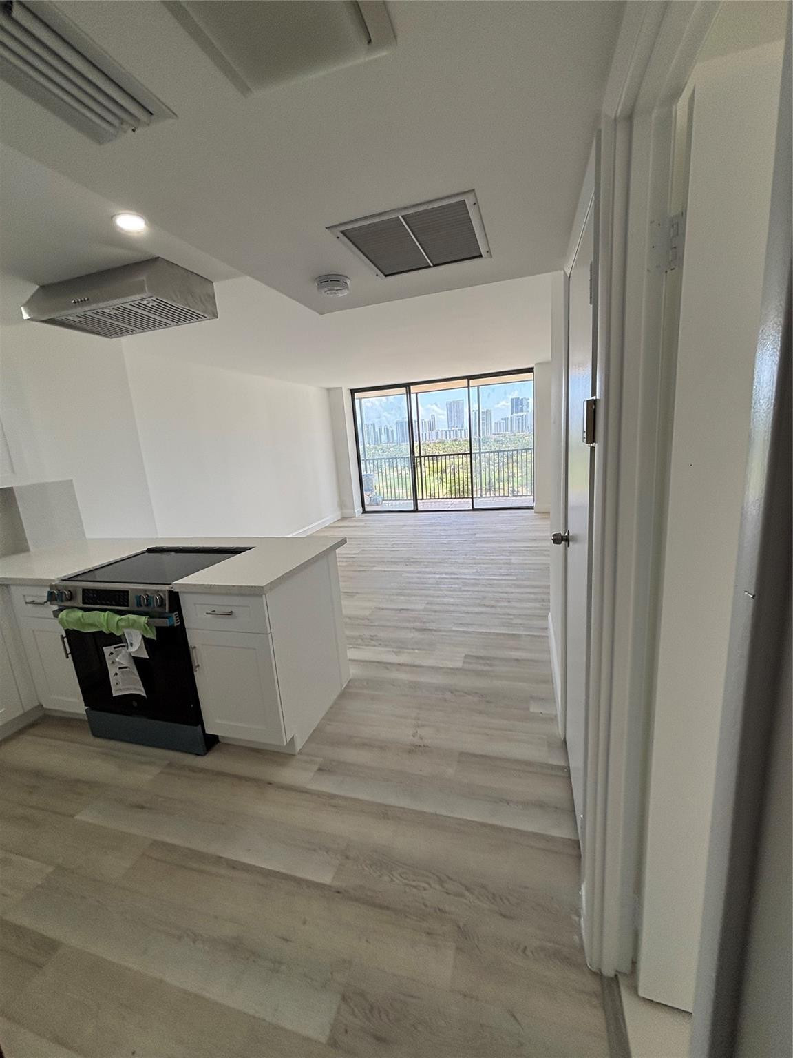 CORONADO CONDO- TOWER II - Residential