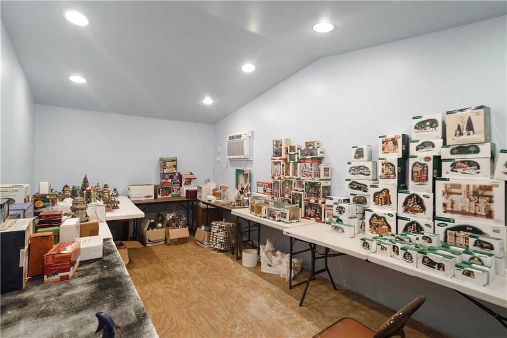 Pine Tree Estates - Residential