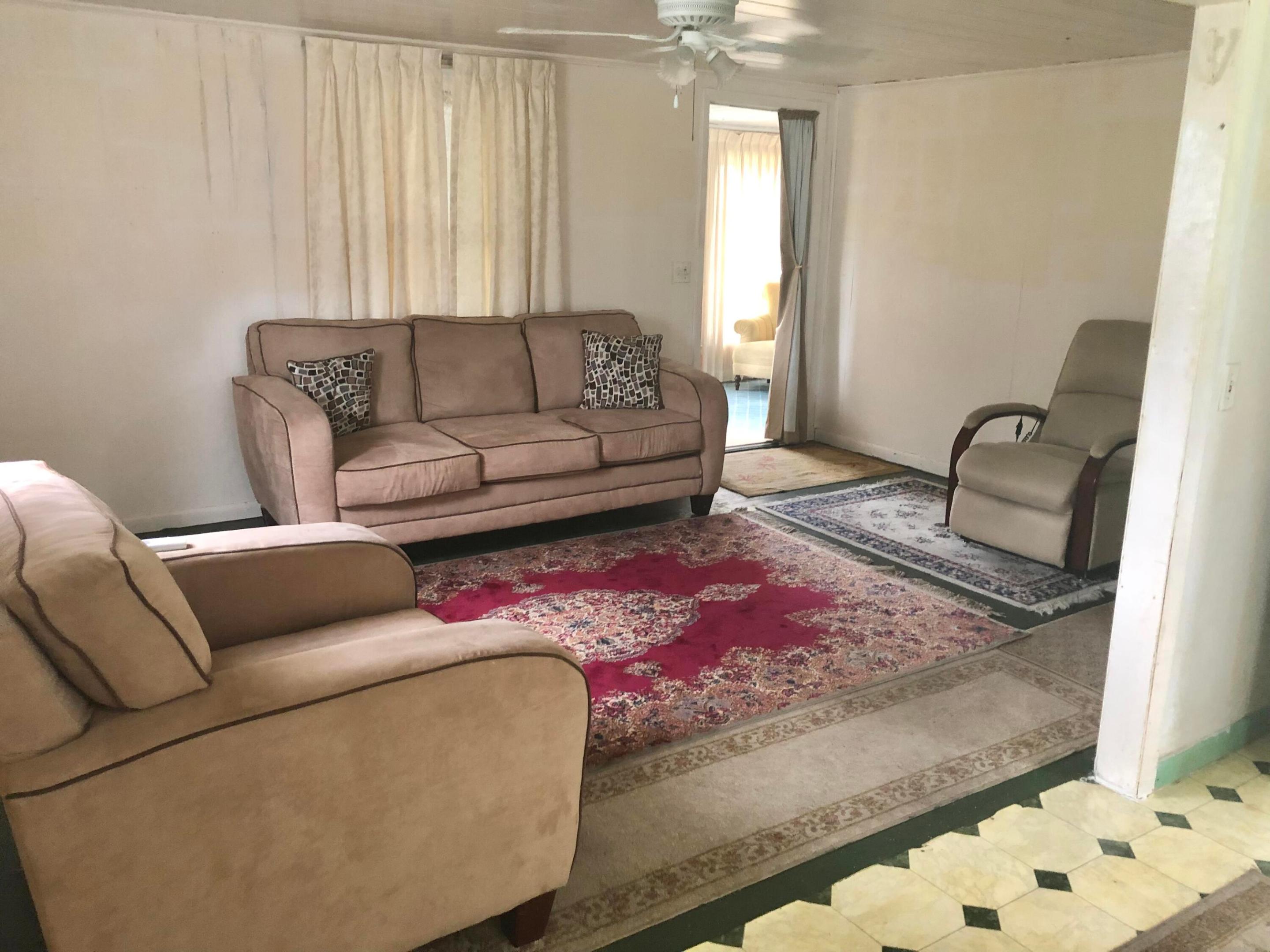 PALM GARDENS 1ST ADD - Residential