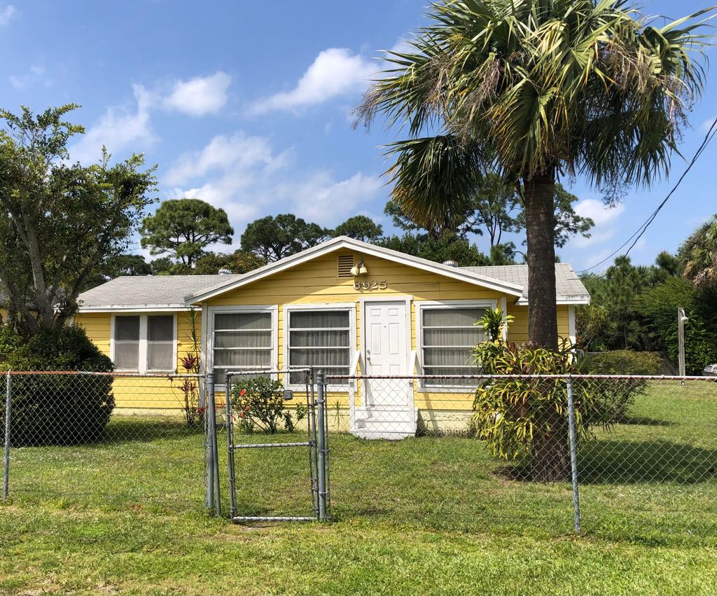 Photo of 6925 Australian Street, Jupiter, FL 33458 (MLS # R10788386)