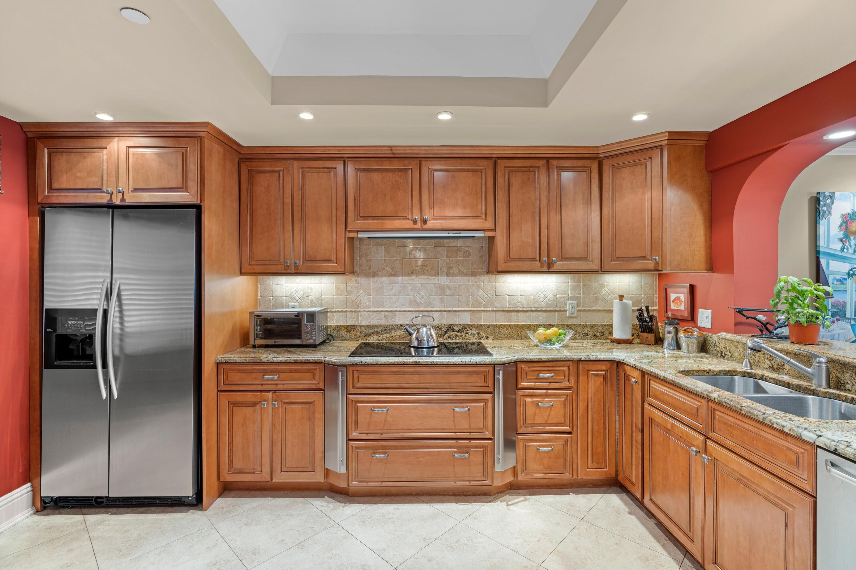 DELRAY HARBOR CLUB CONDO - Residential