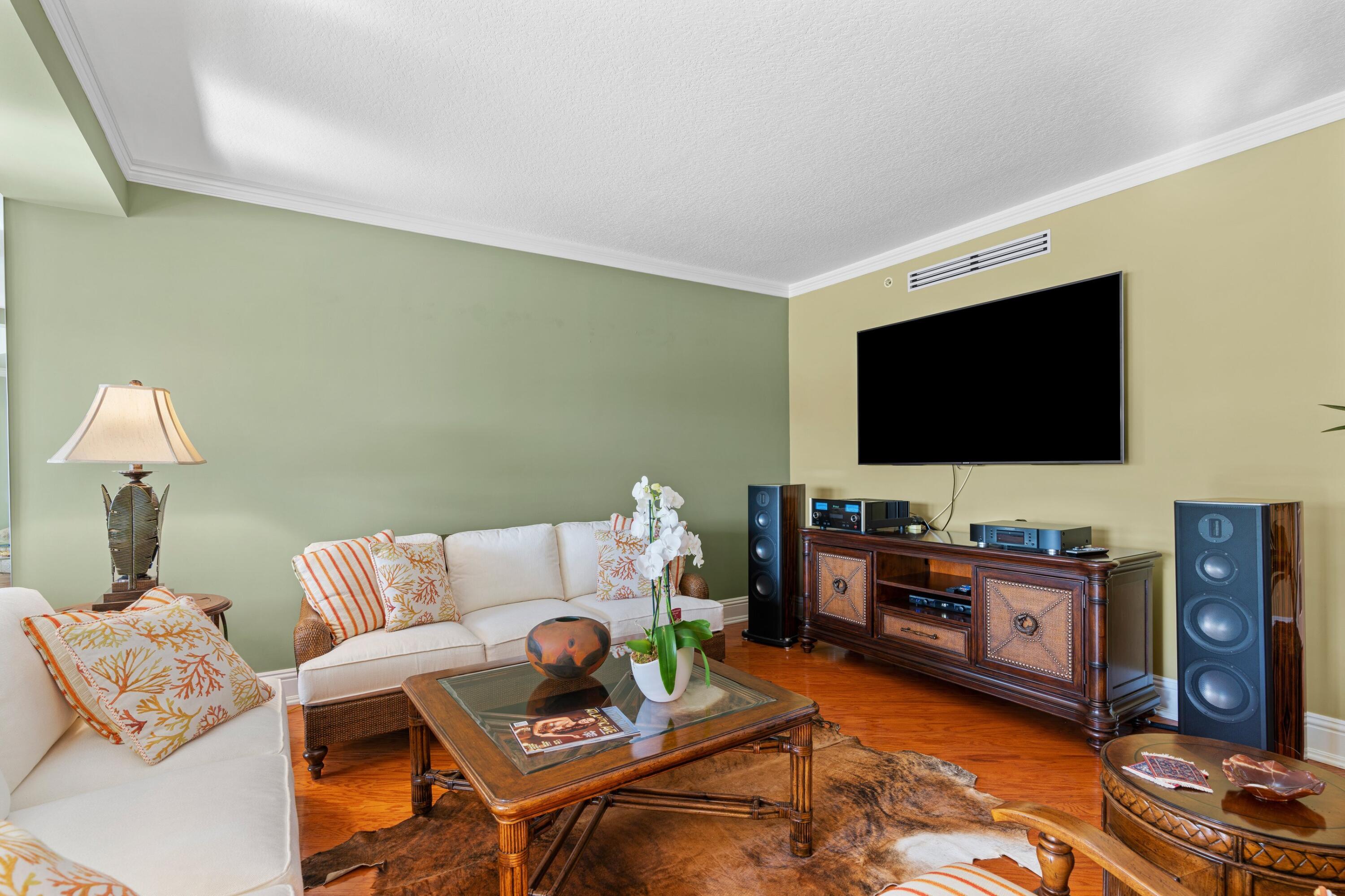 DELRAY HARBOR CLUB CONDO - Residential