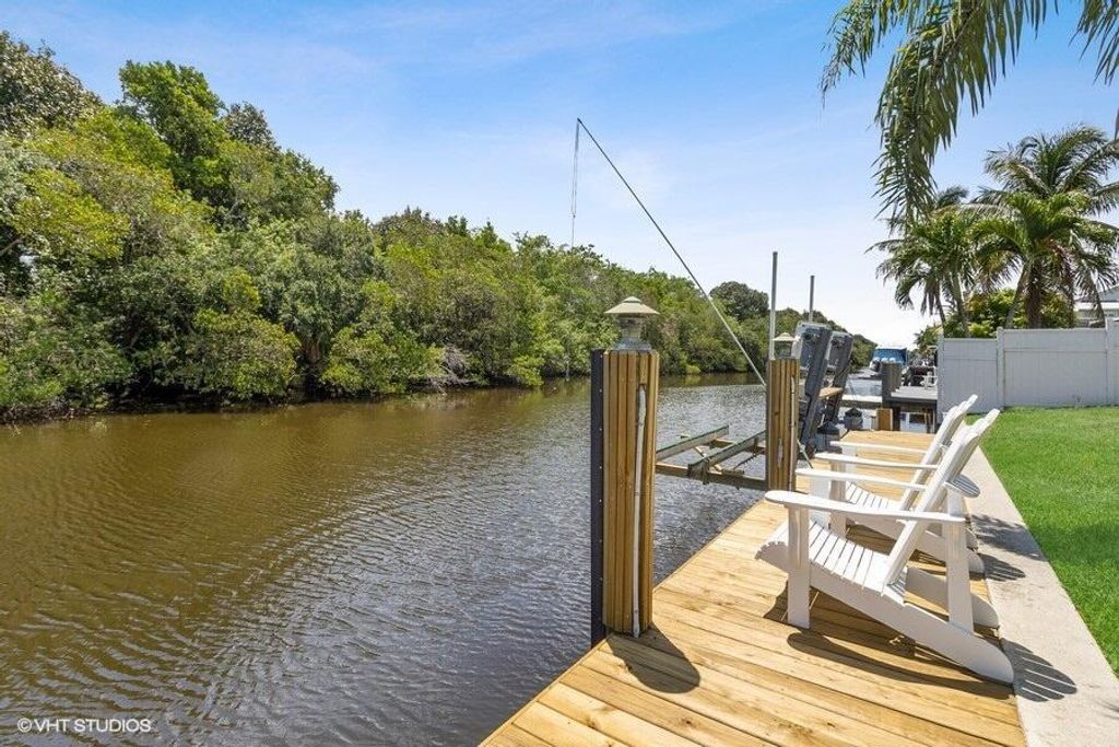 Photo of 198 SW 6th Avenue, Boca Raton, FL 33486 (MLS # R11047689)