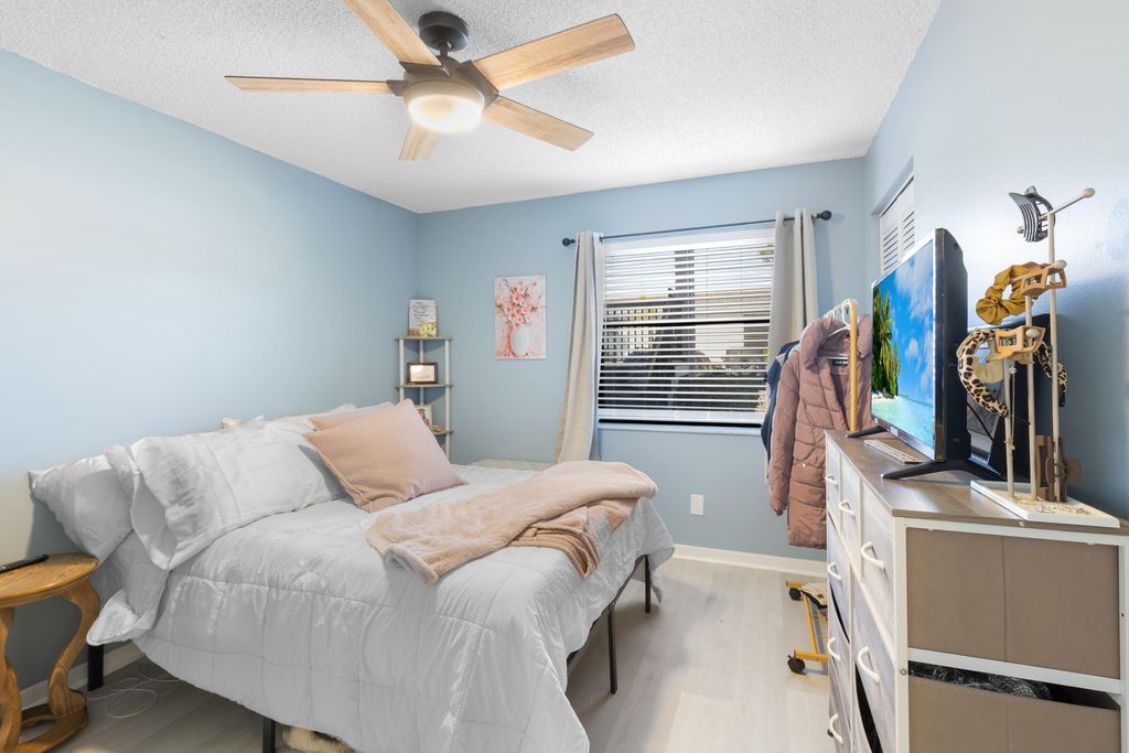 Photo of 1270 SE Parkview Place #B5, Stuart, FL 34994 (MLS # R11163765)