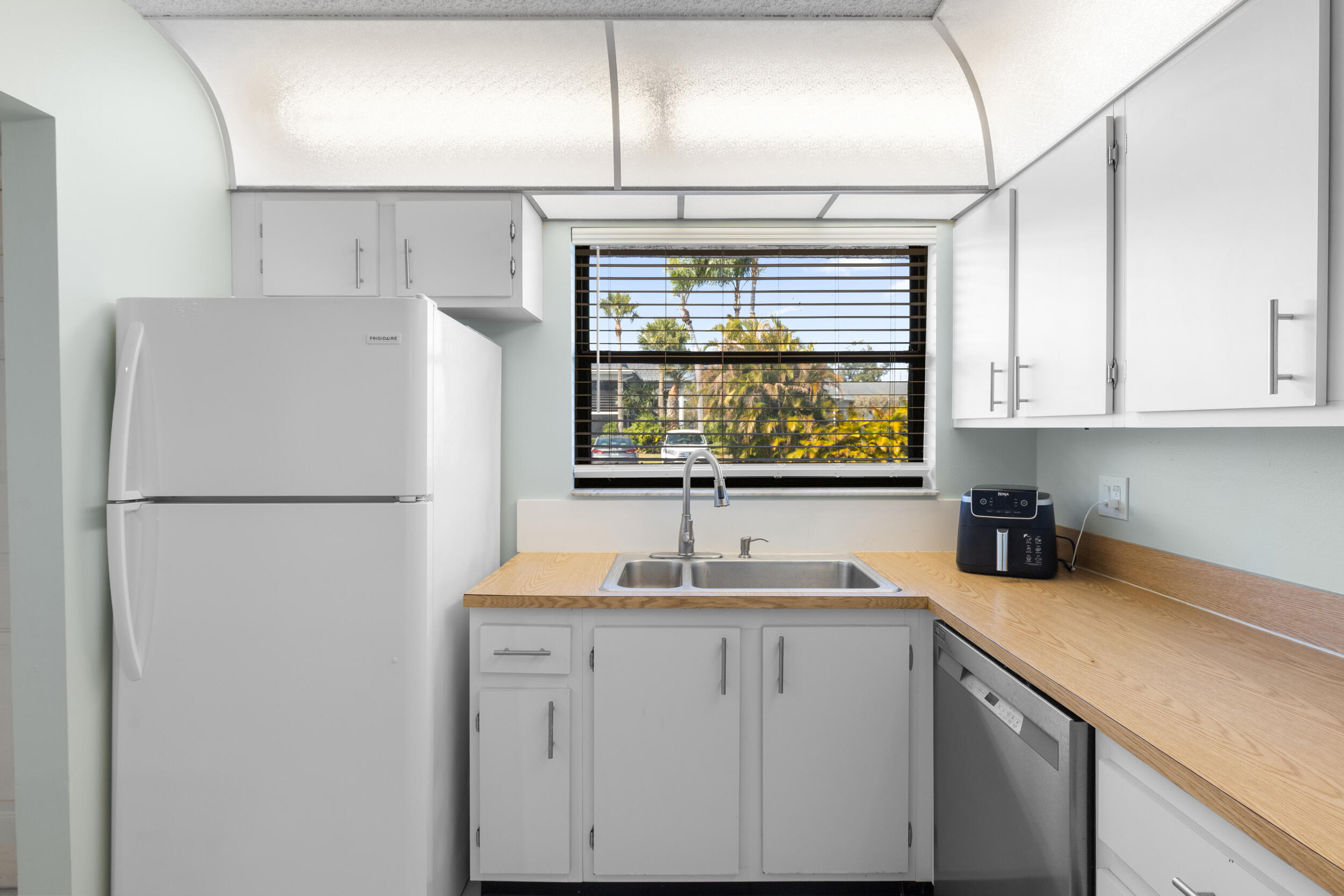 PARKVIEW CONDO - Residential