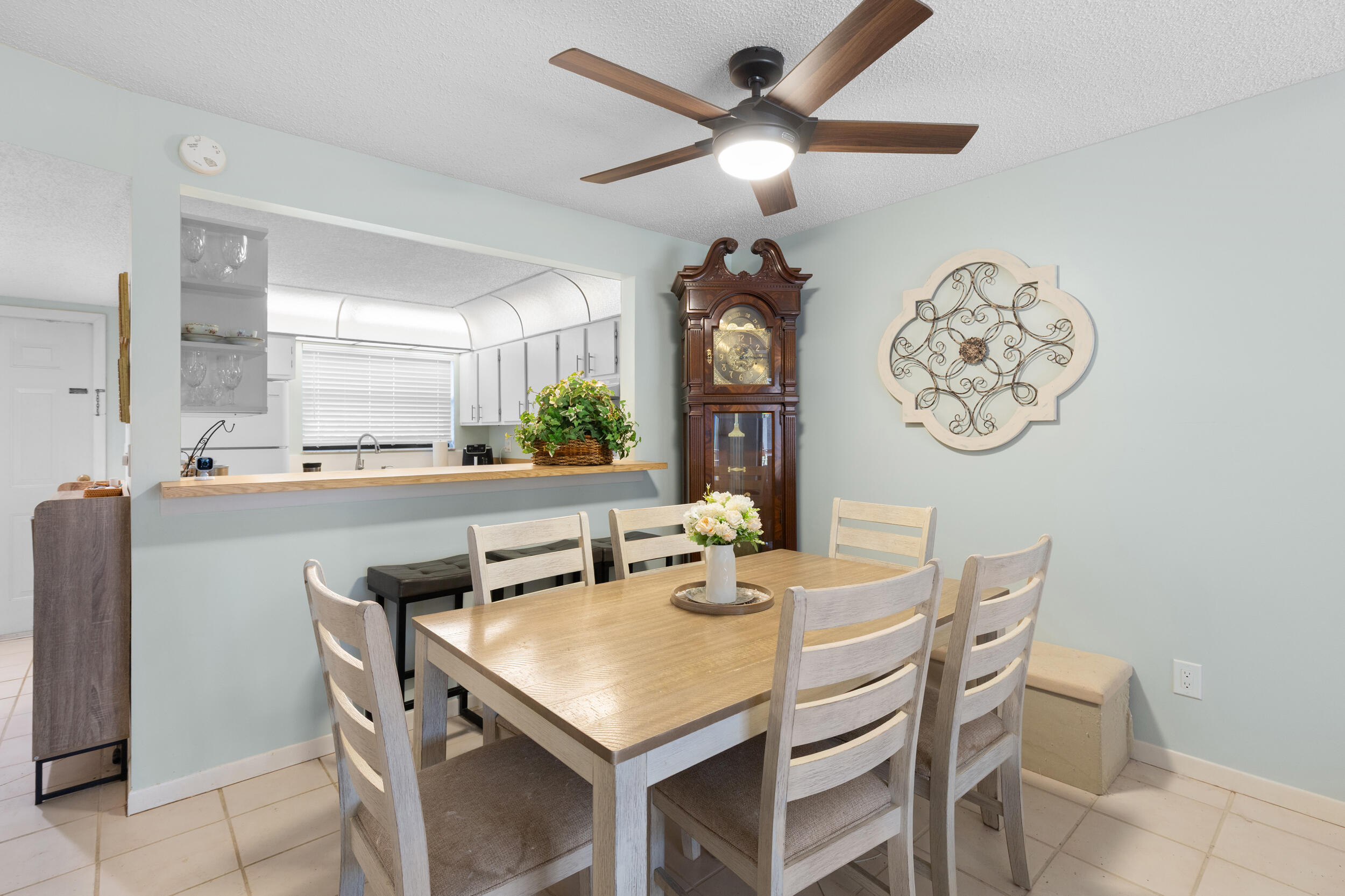 PARKVIEW CONDO - Residential