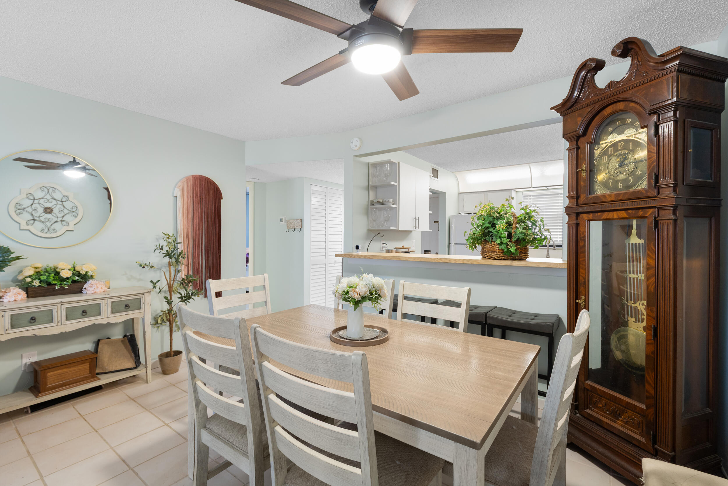 PARKVIEW CONDO - Residential