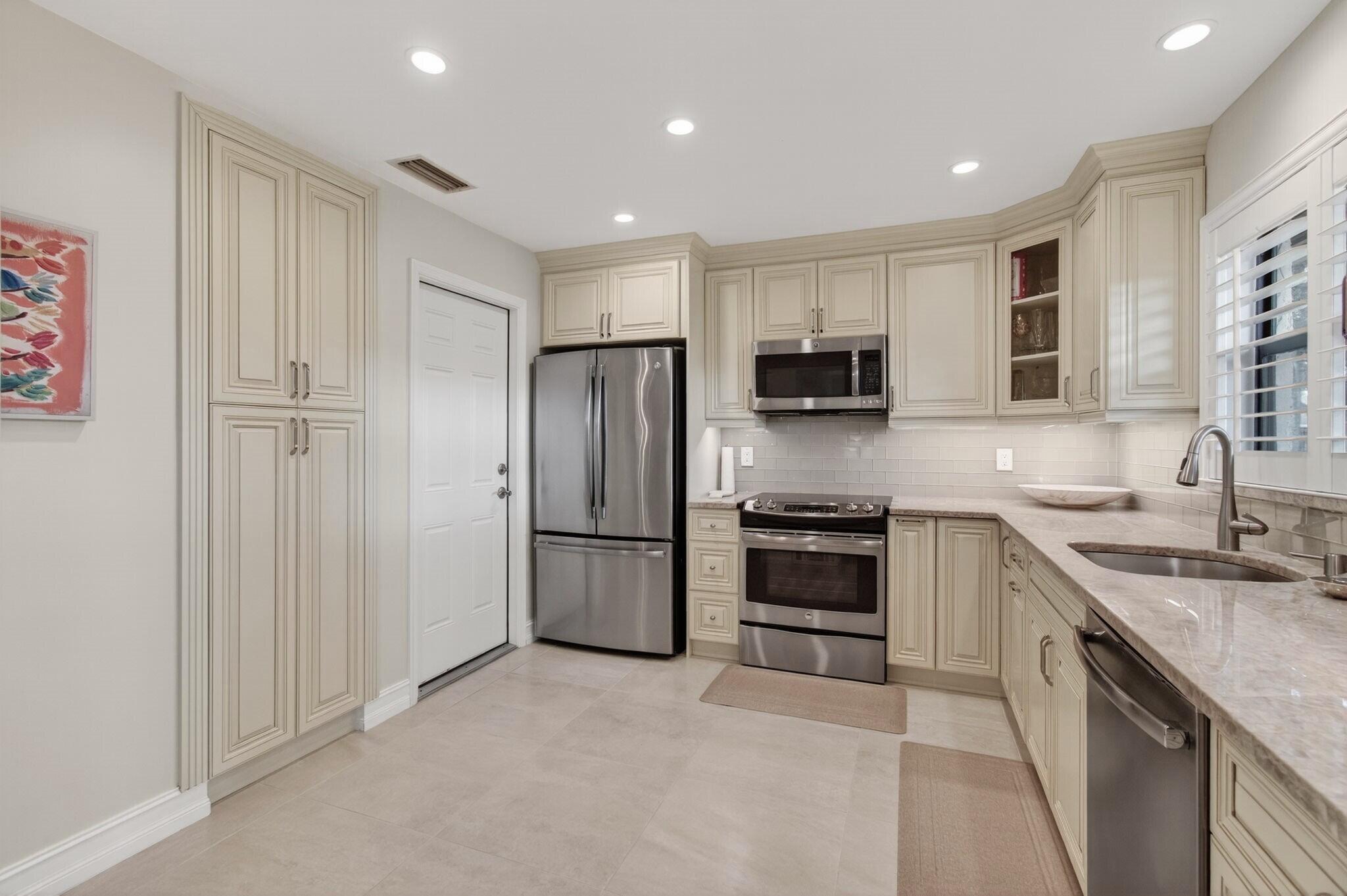 BENT TREE VILLAS WEST CON - Residential